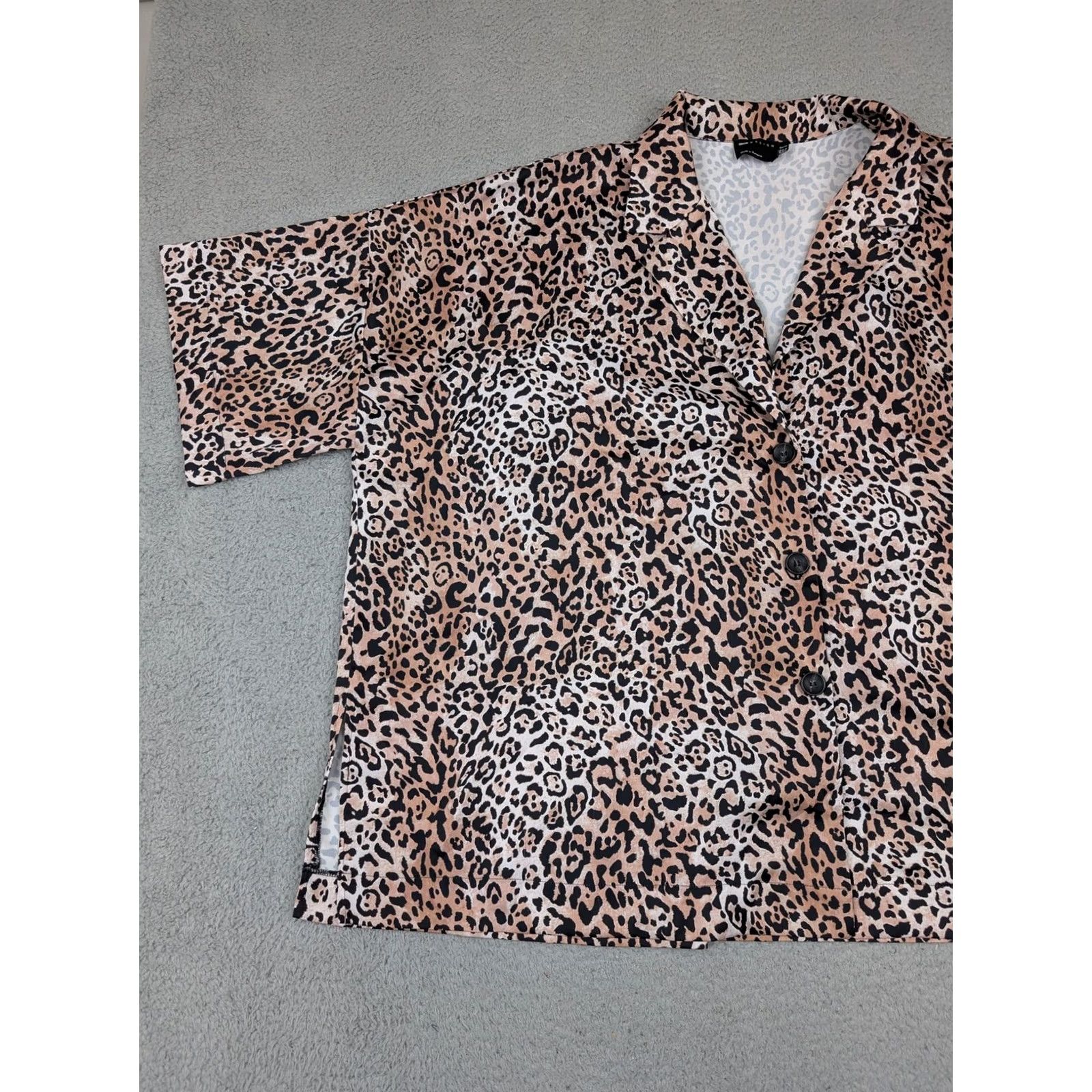 Asos ASOS Design Curve Womens Plus Short Sleeve Button Front Leopard Print Shirt Size XXL / US 16-18 / IT 52-54 - 2 Thumbnail