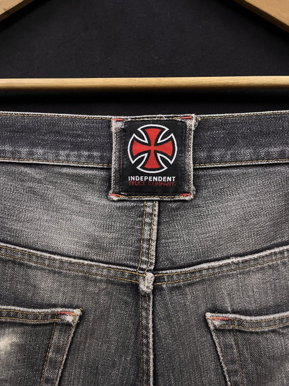 Independent Truck Co. VINTAGE BAGGY JEANS INDEPENDENT TRUCK COMPANY Size US 37 - 3 Thumbnail