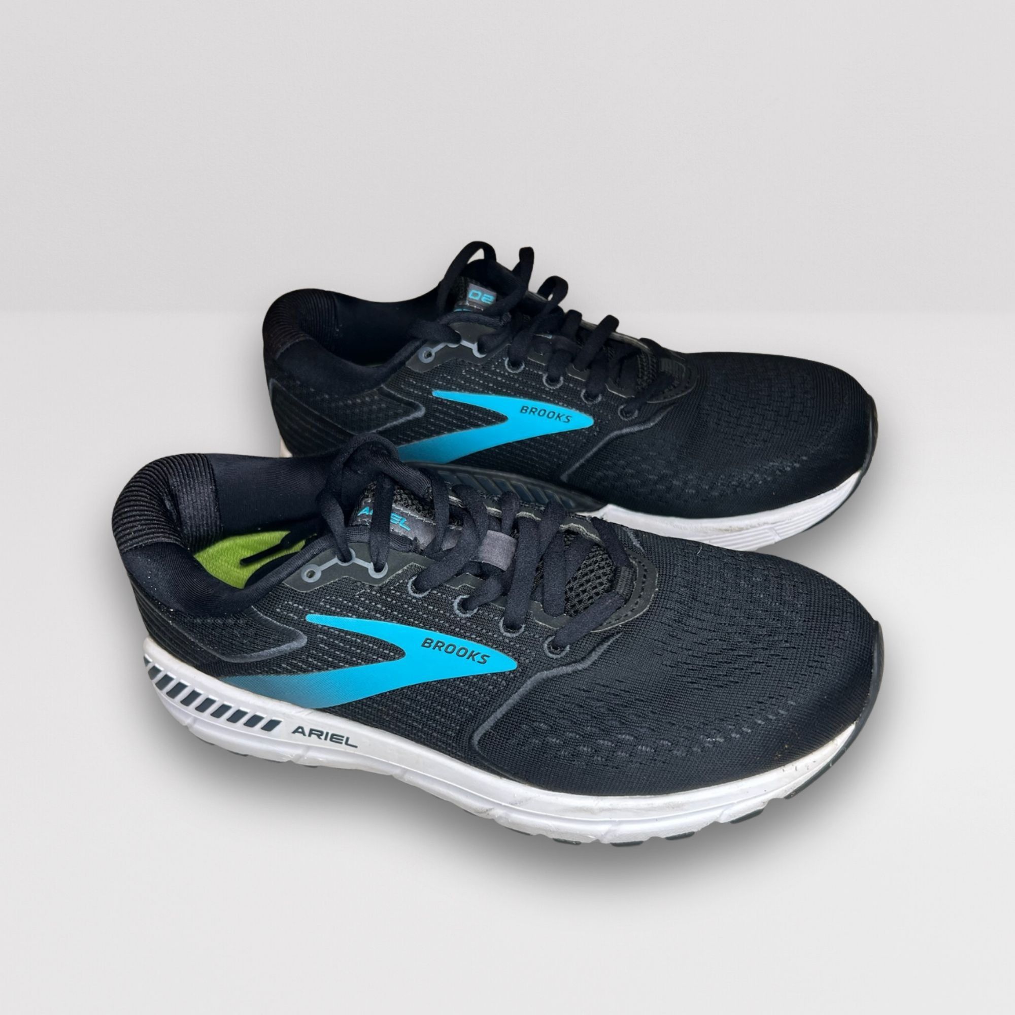 Brooks Brooks Ariel 20 Running Shoes Black & Blue Size 9 Lightweigh Size US 9 / IT 39 - 3 Thumbnail