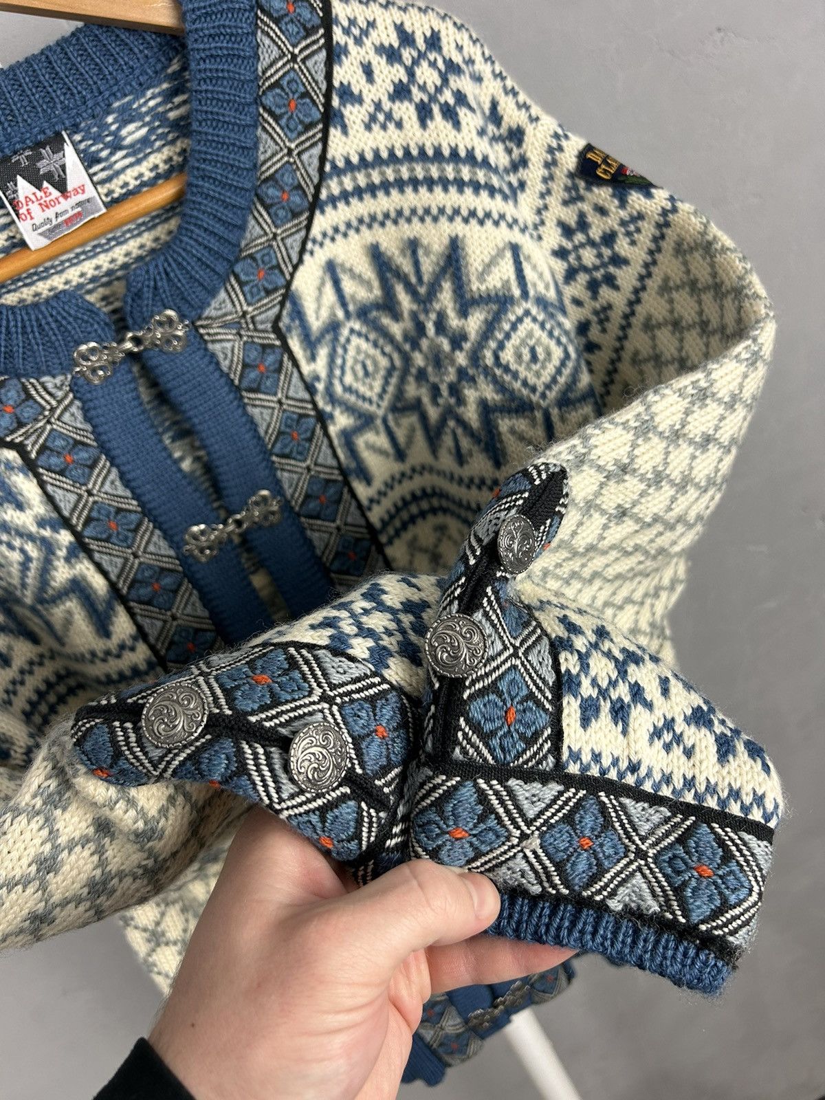 Dale Of Norway Dale of Norway Nordic Cardigan Sweater Pewter clasps Size-L Size US L / EU 52-54 / 3 - 3 Thumbnail