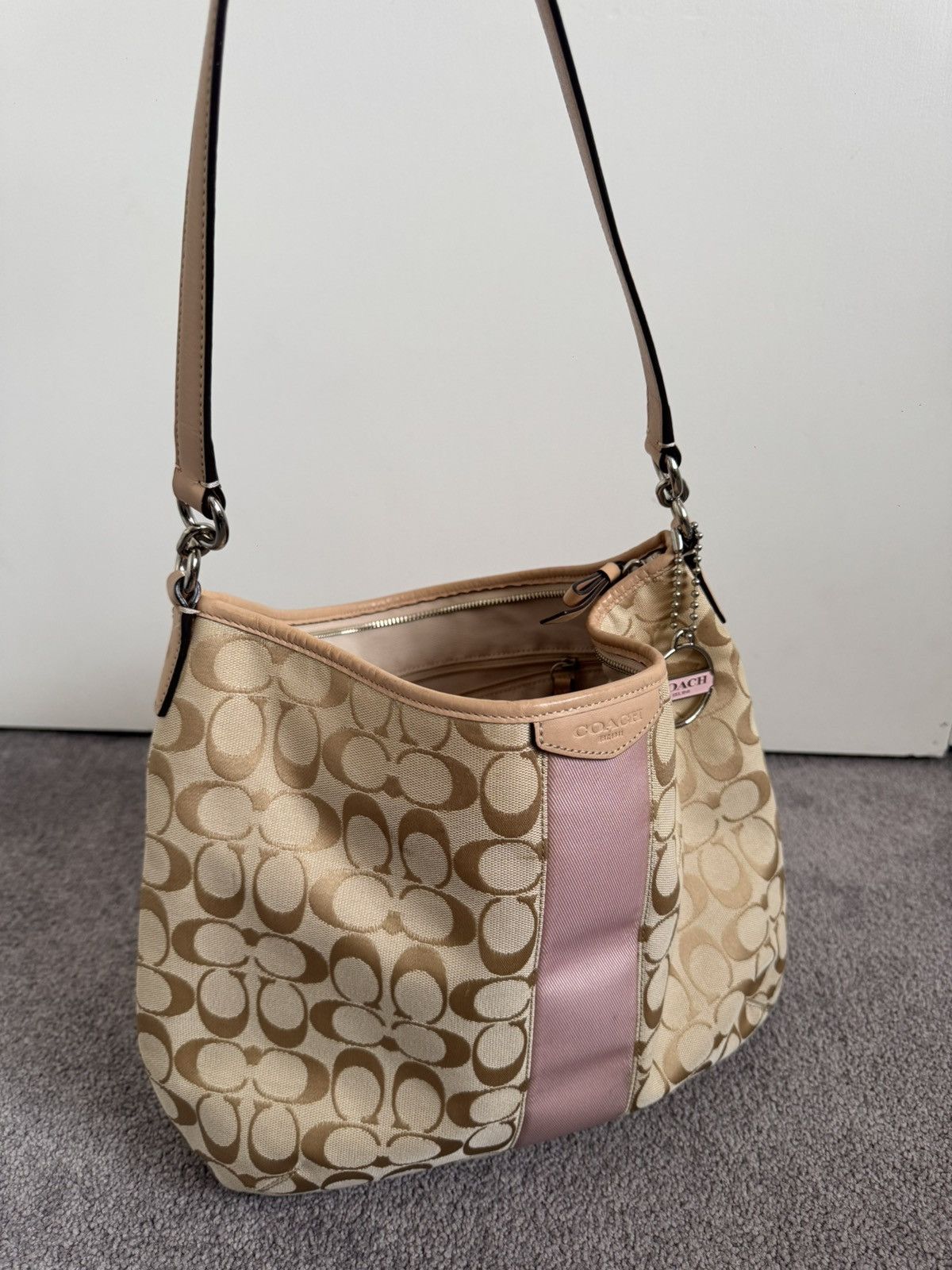 Coach Cream and pink vintage fabric Coach bag with accessory Size ONE SIZE - 1 Thumbnail
