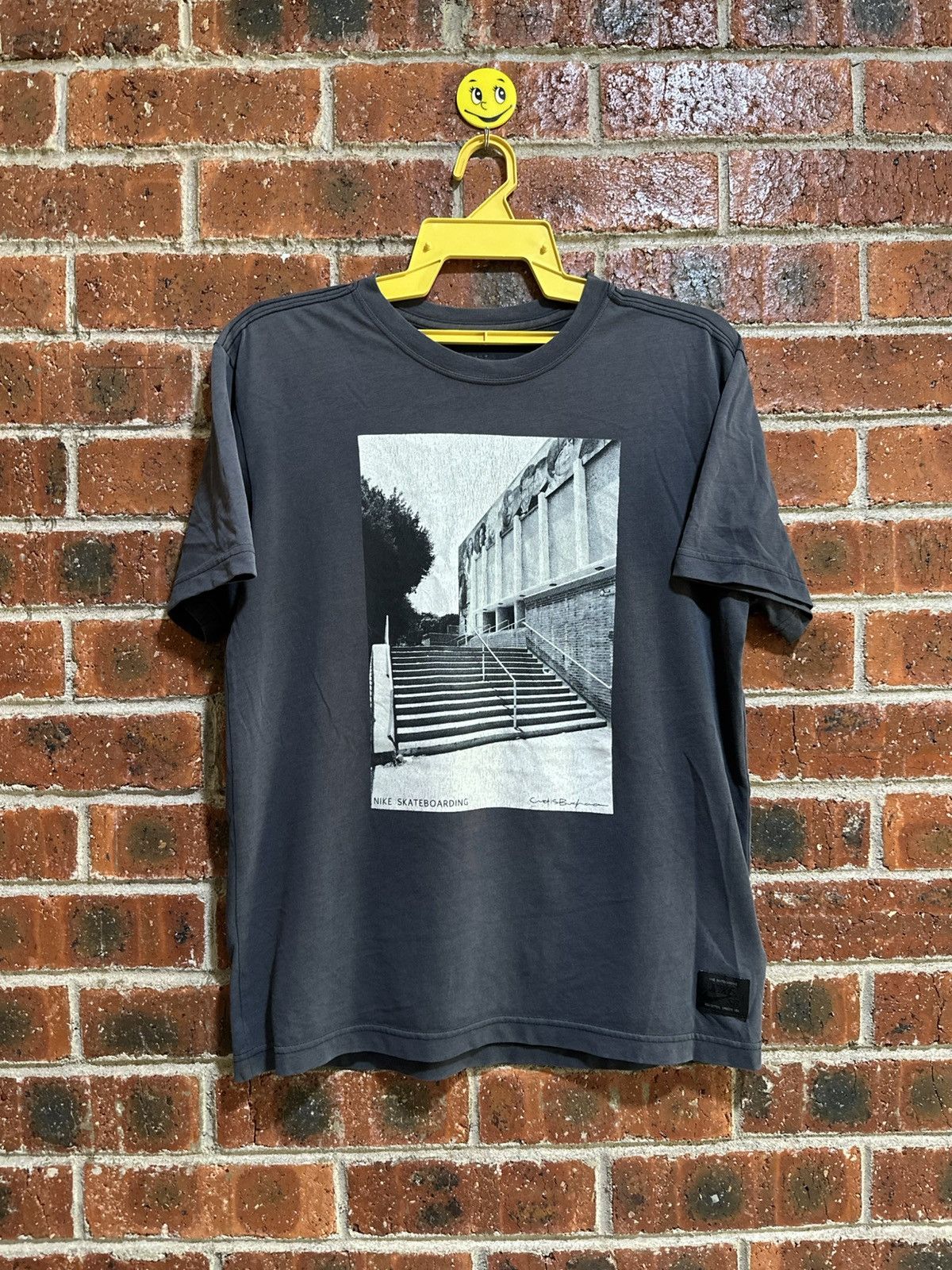 Nike × Vintage Thrashed Nike Skate Boarding Sun Faded Tee Size US M / EU 48-50 / 2 - 1 Thumbnail