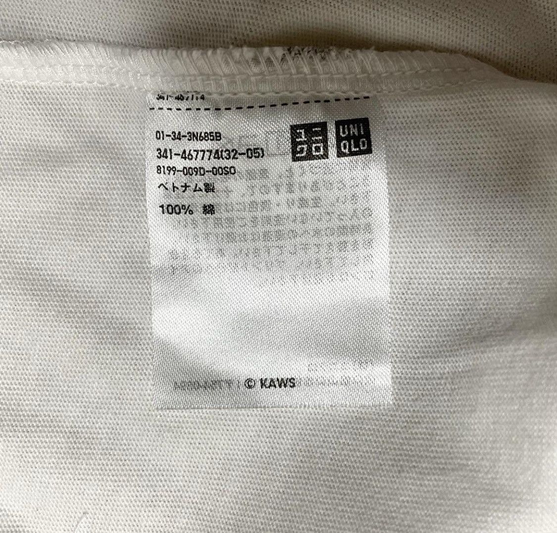 Kaws UNIQLO KAWS Short sleeve T-shirt Size US XL / EU 56 / 4 - 6 Thumbnail