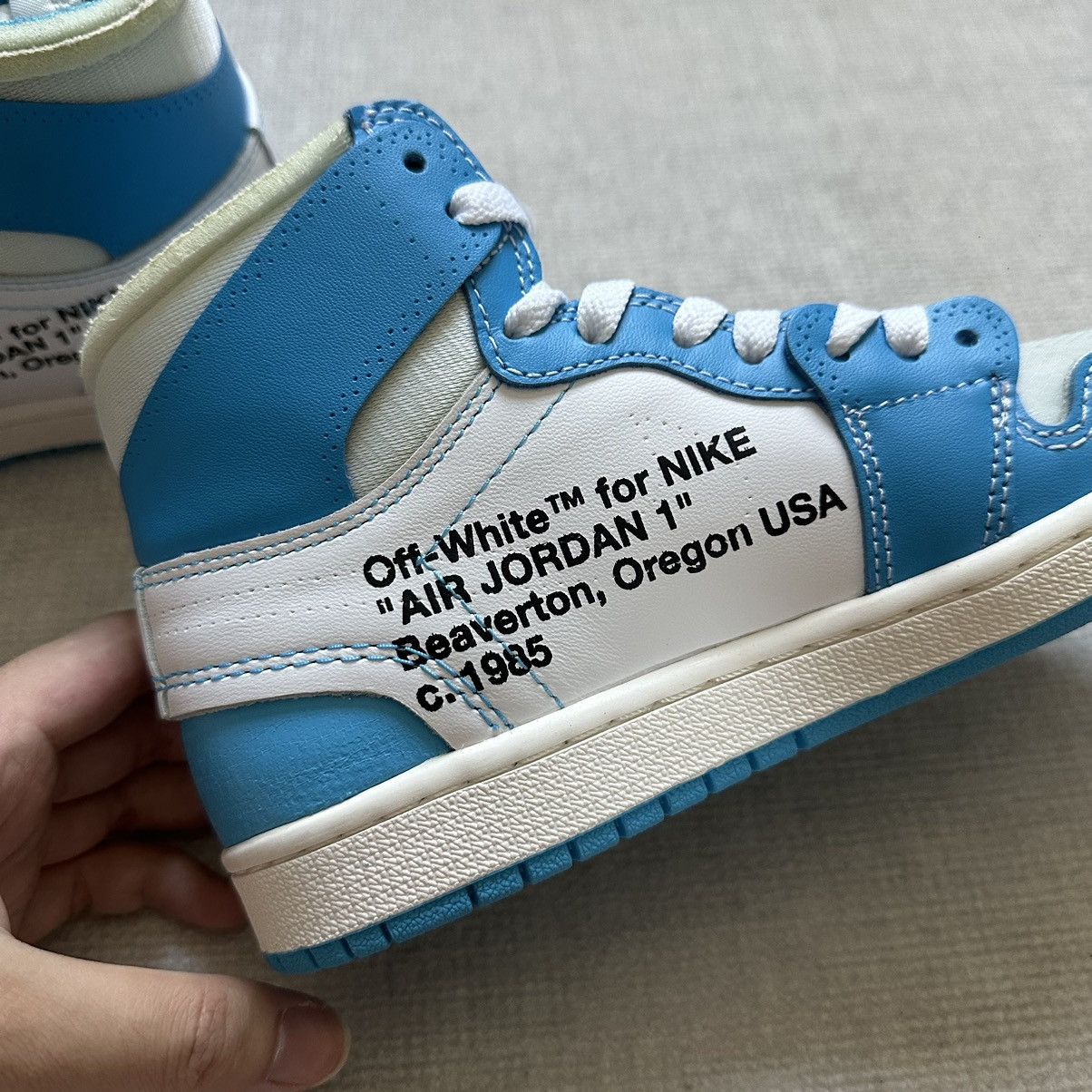 Jordan Brand × Off-White × Virgil Abloh Jordan 1 Retro High Off-White University Blue Size US 7 / IT 37 - 5 Thumbnail