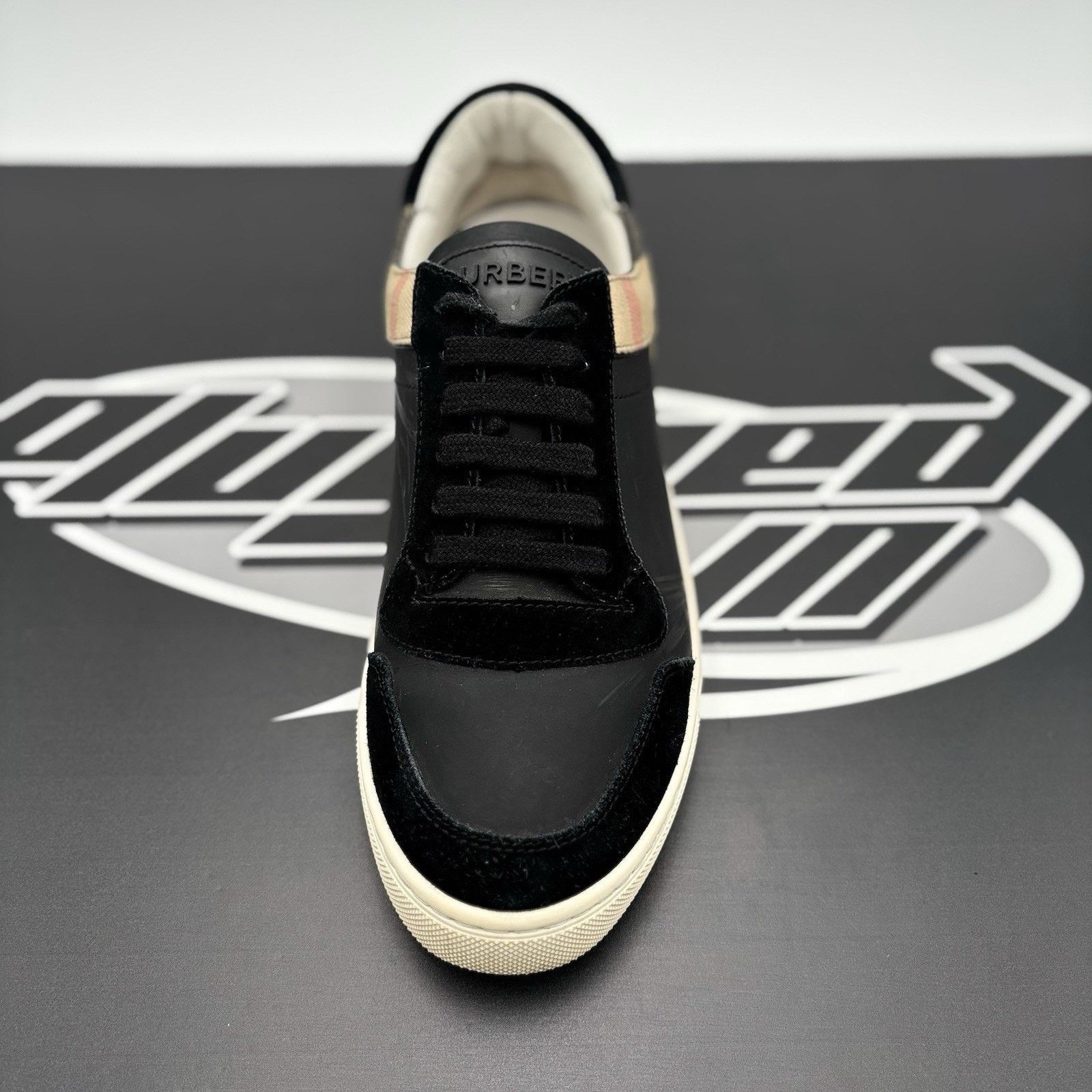 Burberry Burberry House Check ' Black Archive Beige White ' | GREAT! Size US 9 / EU 42 - 14 Thumbnail