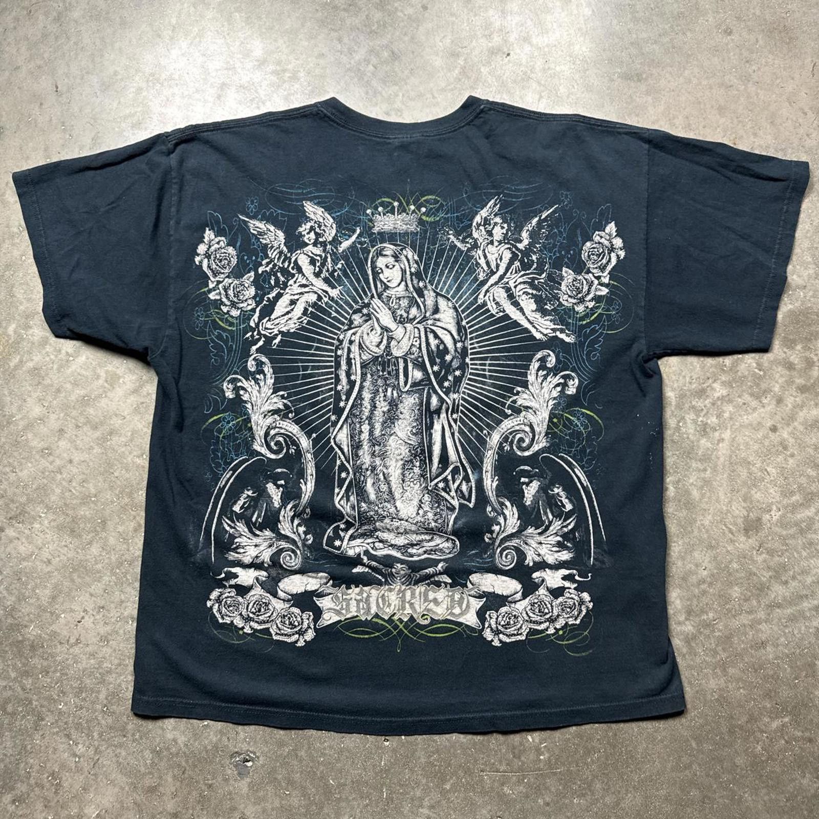 Gildan Virgen De Guadalupe All Over Print Vintage Y2k T-Shirt Size US XL / EU 56 / 4 - 2 Thumbnail