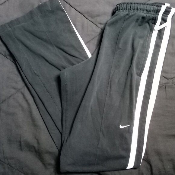 Nike Vintage Nike Dri-Fit Striped Sweatpants Joggers Trainers Size 30" / US 8 / IT 44 - 1 Thumbnail
