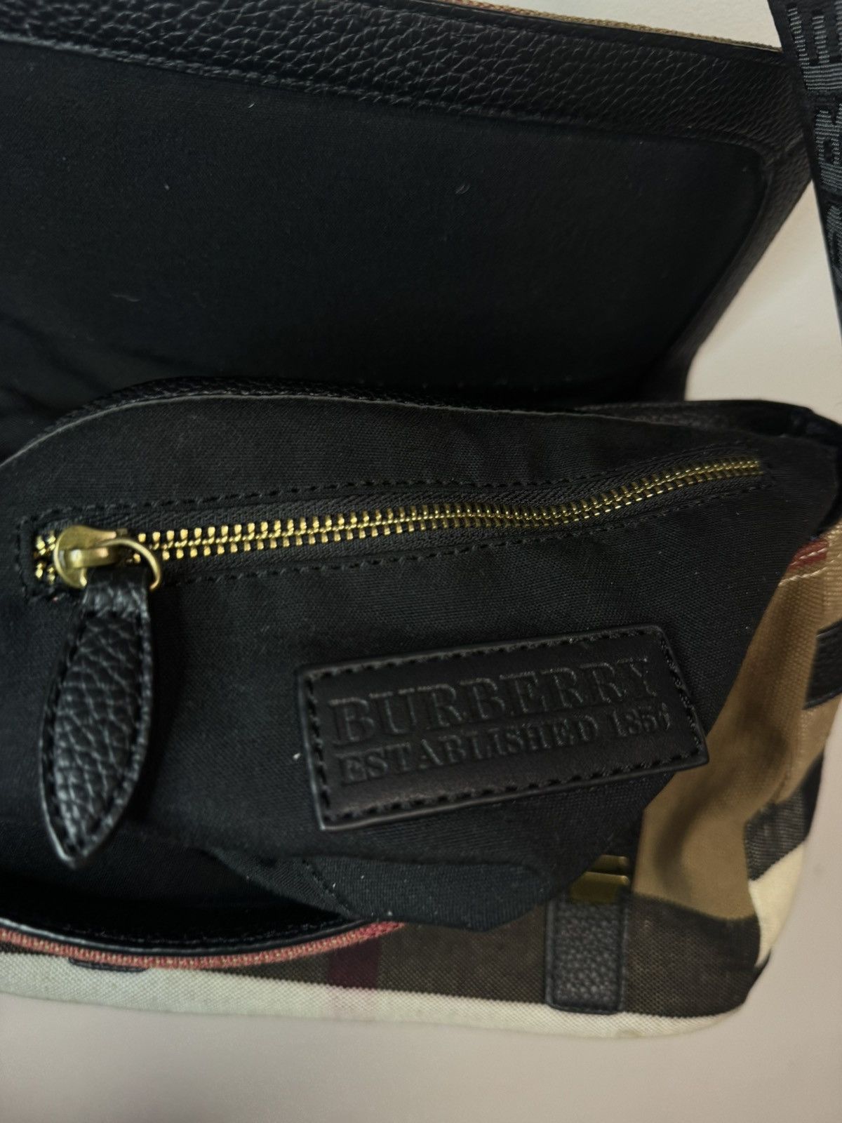 Burberry BURBERRY Canvas Mega Check Messenger Bag Crossbody LIKE NEW Size ONE SIZE - 8 Thumbnail