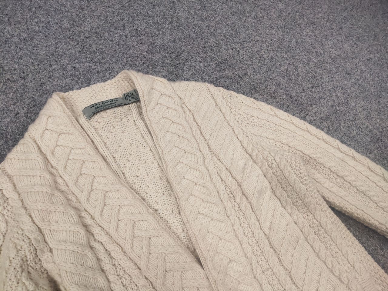 Aran Crafts Aran Crafts soft wool Cable Knit Cardigan Sweater Vintage Size L / US 10 / IT 46 - 5 Thumbnail