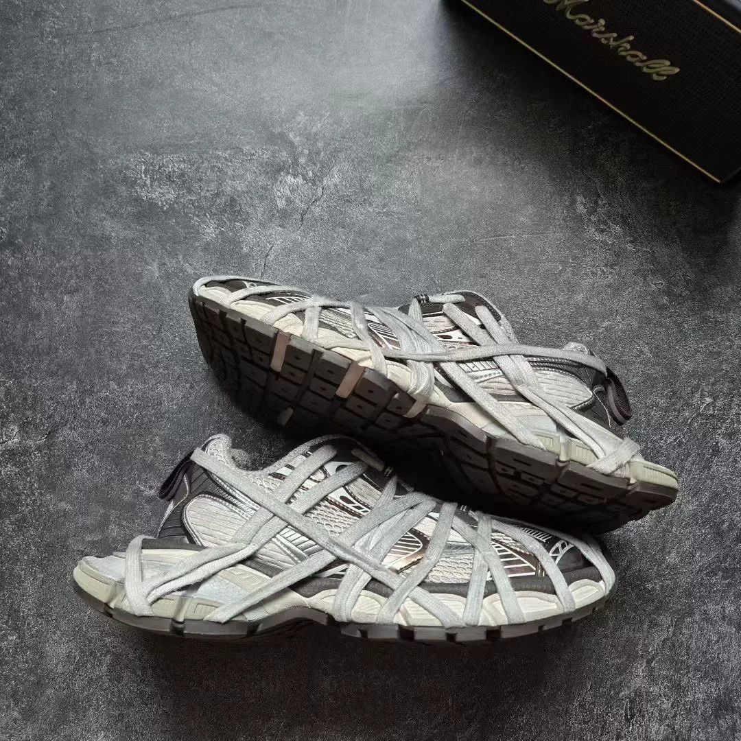 Balenciaga Balenciaga Gray Lowtop Sneakers XXXL Men Size US 10 / EU 43 - 1 Thumbnail