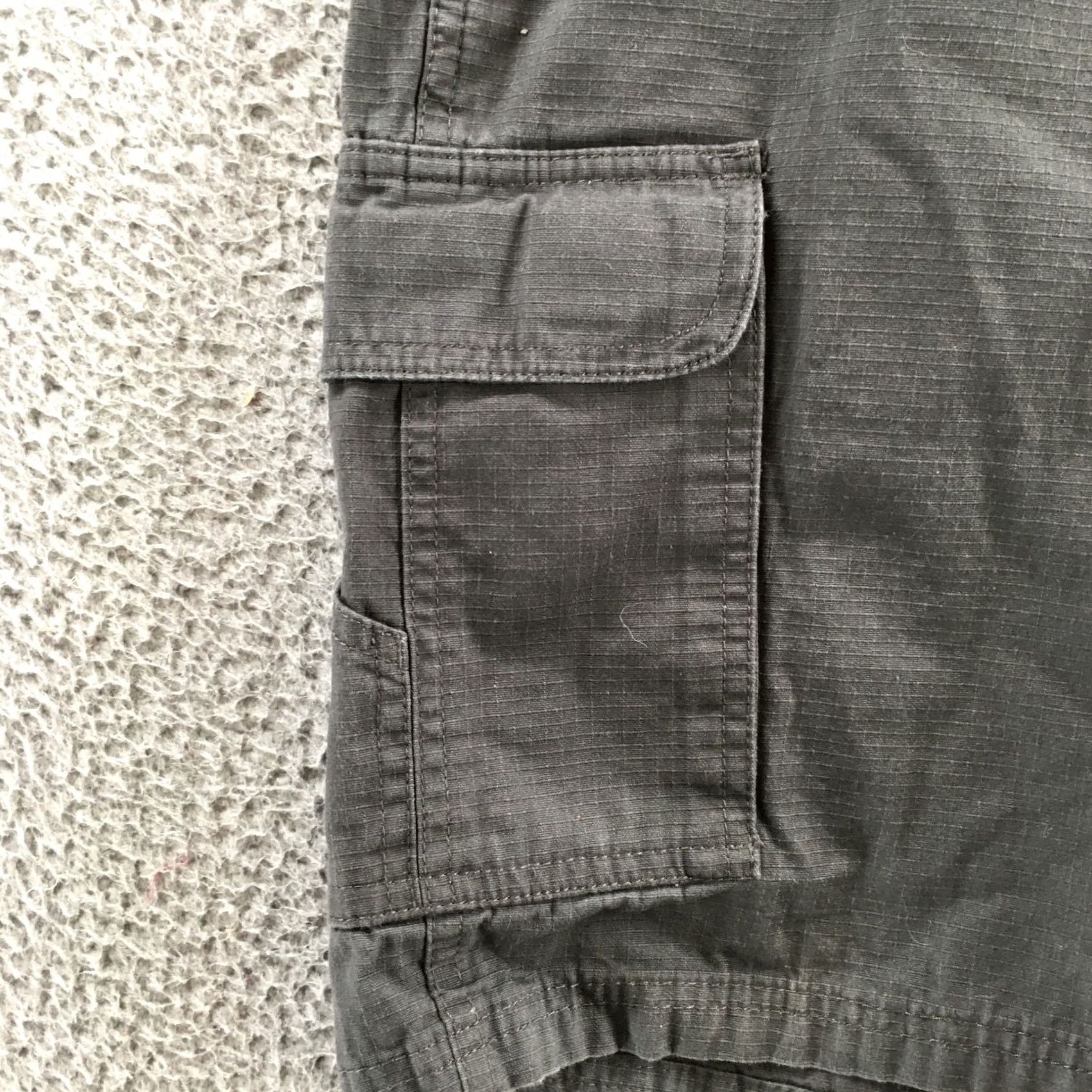 Vintage Red Head Brand Co. Cargo Shorts Mens 36 Gray Cotton Button Front Zip Fly Pockets Size US 36 / EU 52 - 4 Thumbnail