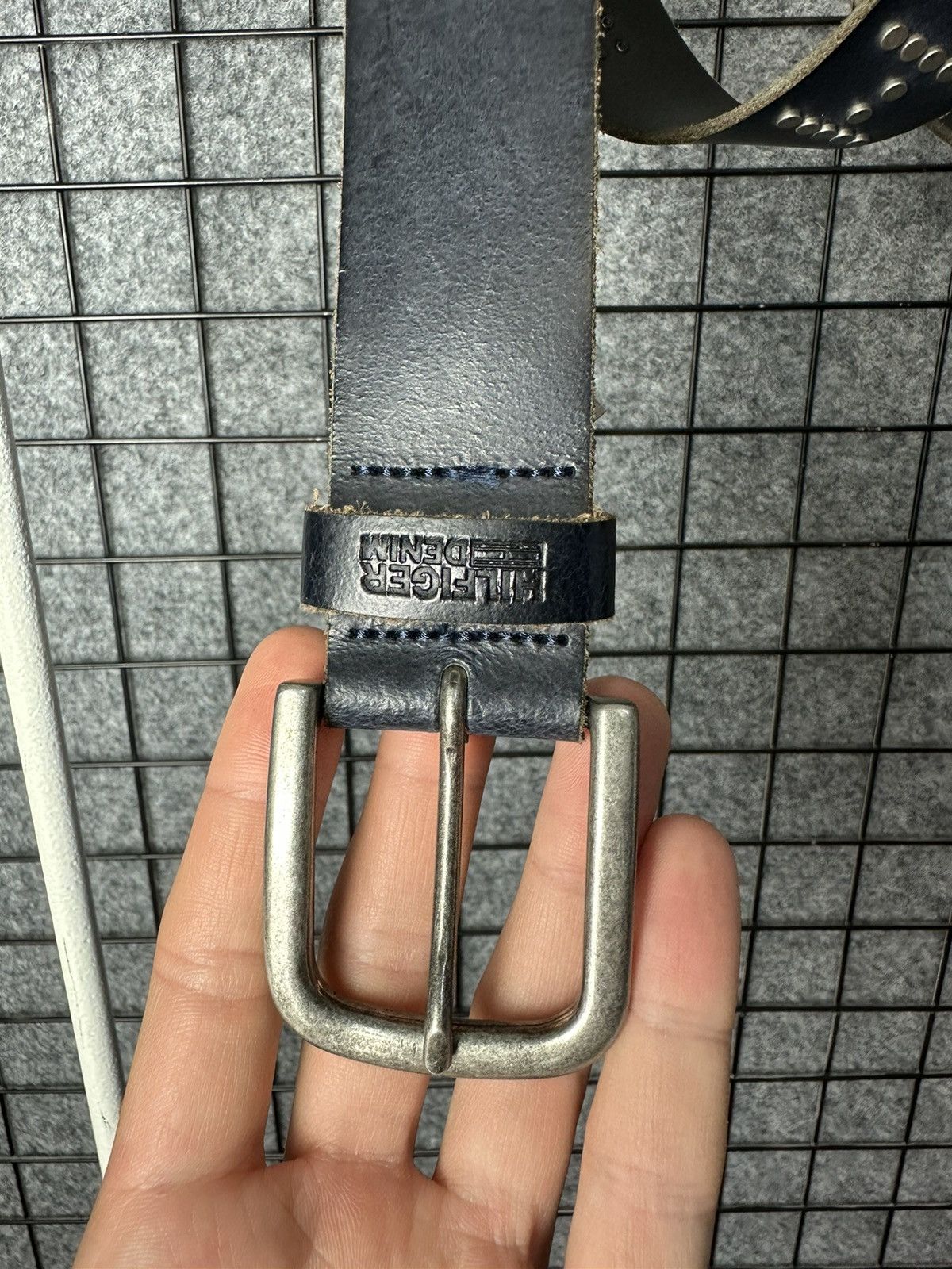 Tommy Hilfiger Tommy Hilfiger Genuine Leather Logo Studded Belt Size OS Size ONE SIZE - 2 Thumbnail