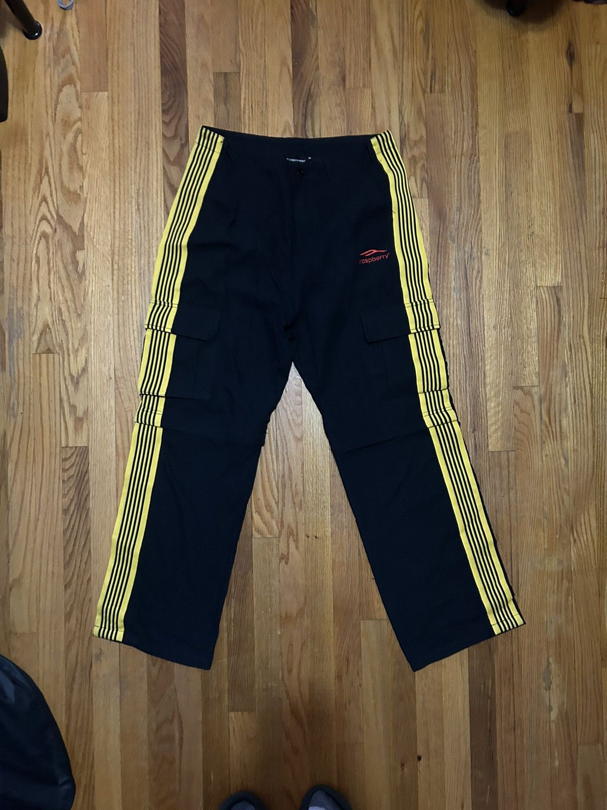The GV Gallery Raspberry Convertible Cargo Pants Size US 34 / EU 50 - 1 Thumbnail
