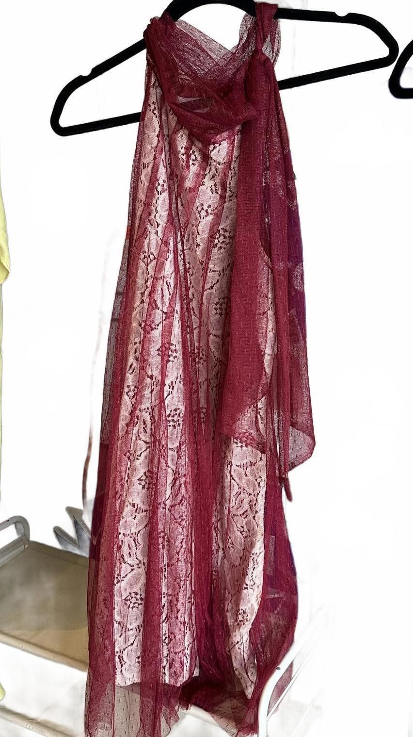 Designer Elegant Burgundy Lace dress- Perfect for Layering Size M / US 6-8 / IT 42-44 - 1 Thumbnail