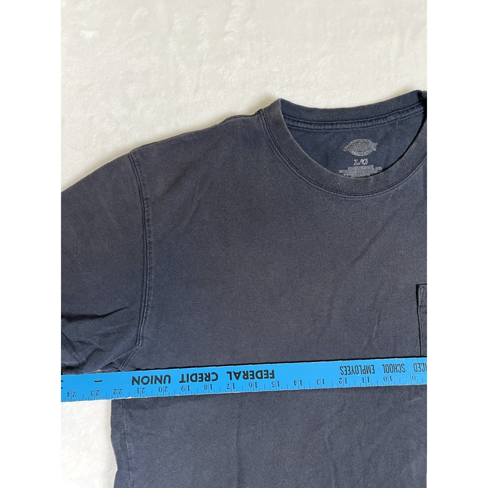 Dickies VINTAGE Dickies T-Shirt Blue Pocket Short Sleeve Size L Men Grunge 90s Classic Work Wear Stained Faded Tears Size US L / EU 52-54 / 3 - 6 Thumbnail