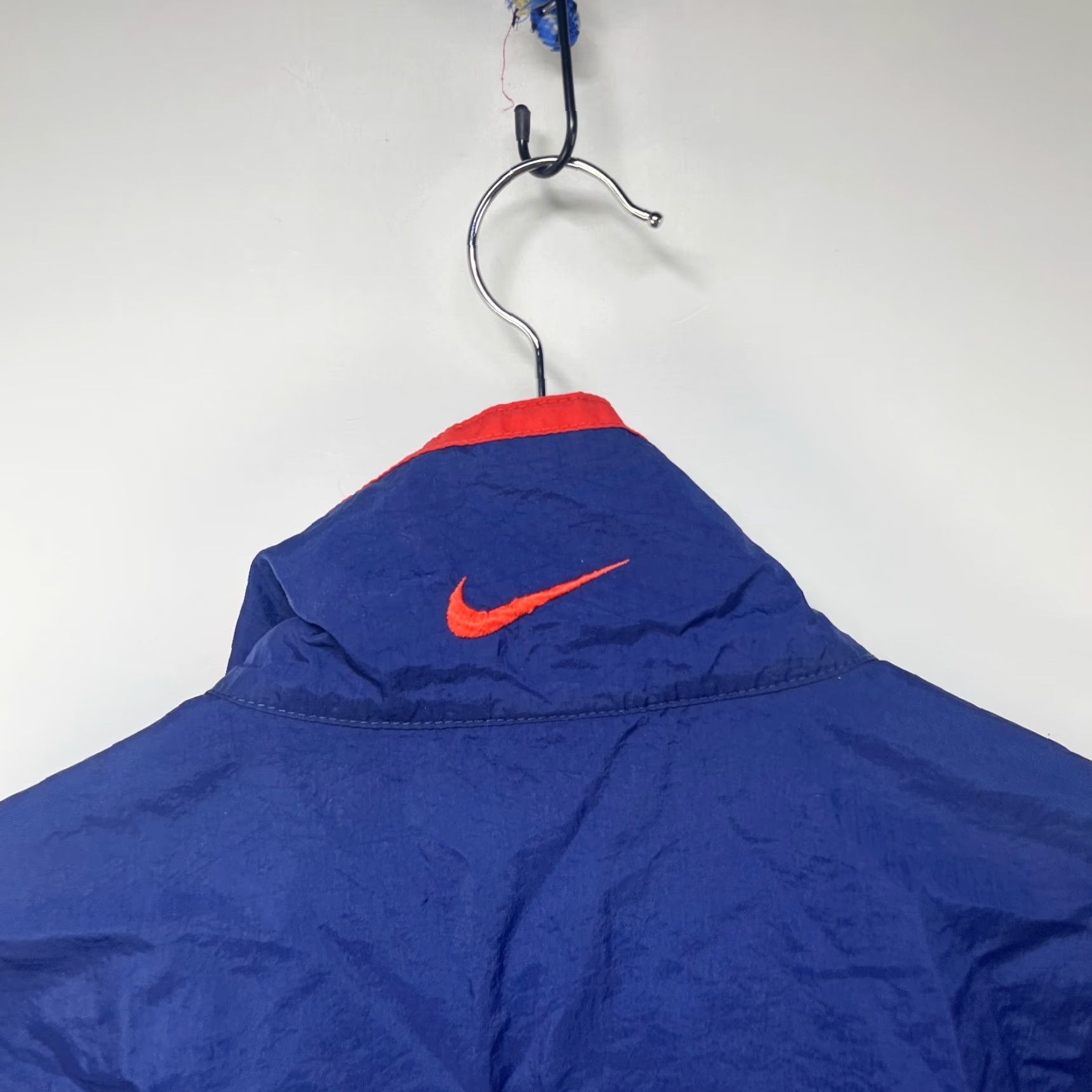 Nike VINTAGE Nike Track Windbreaker Jacket L Blue Mens 90s Size US L / EU 52-54 / 3 - 7 Thumbnail