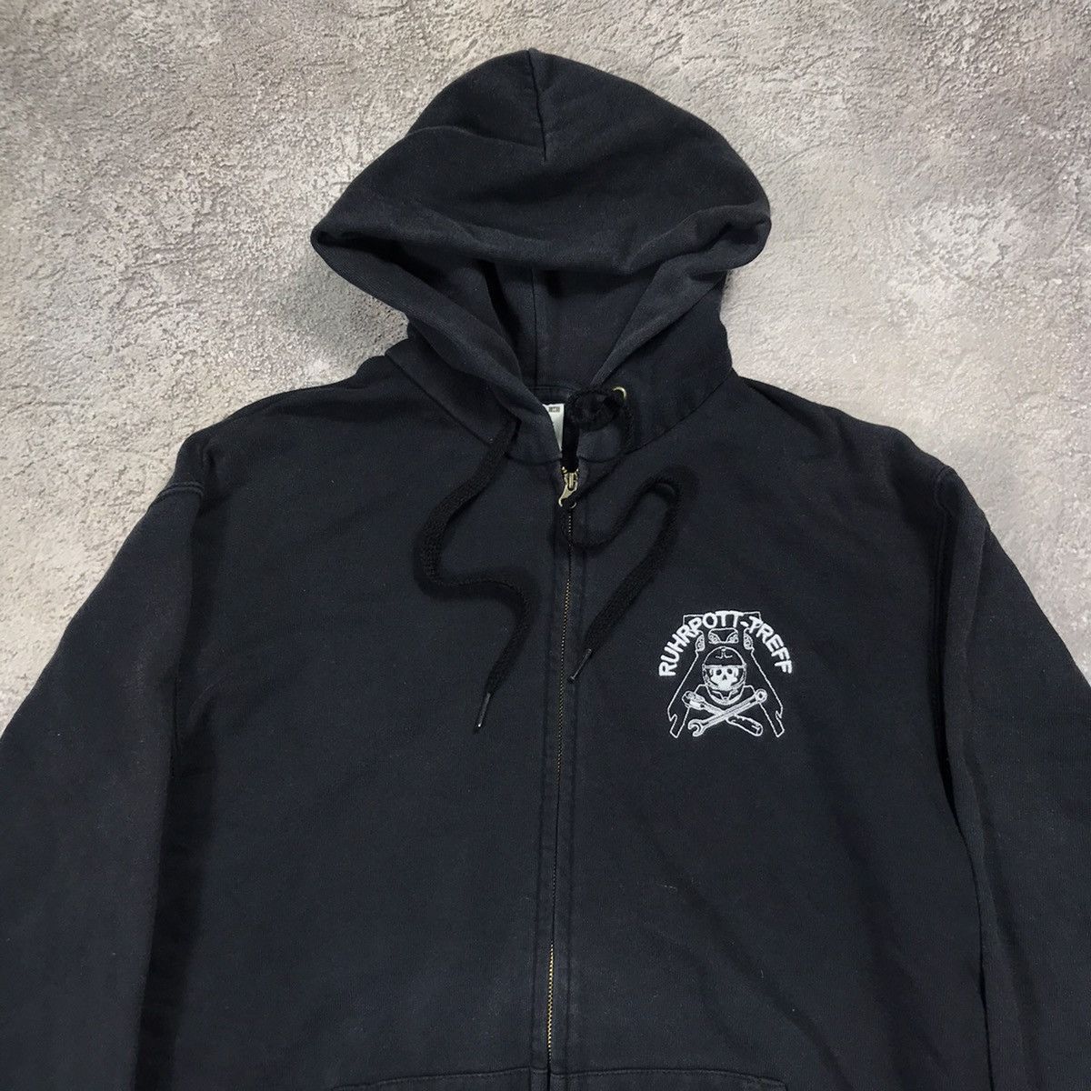 Vintage Vintage Y2K Skull Logo Zip Hoodie Grunge Streetwear Baggy L Size US L / EU 52-54 / 3 - 2 Thumbnail