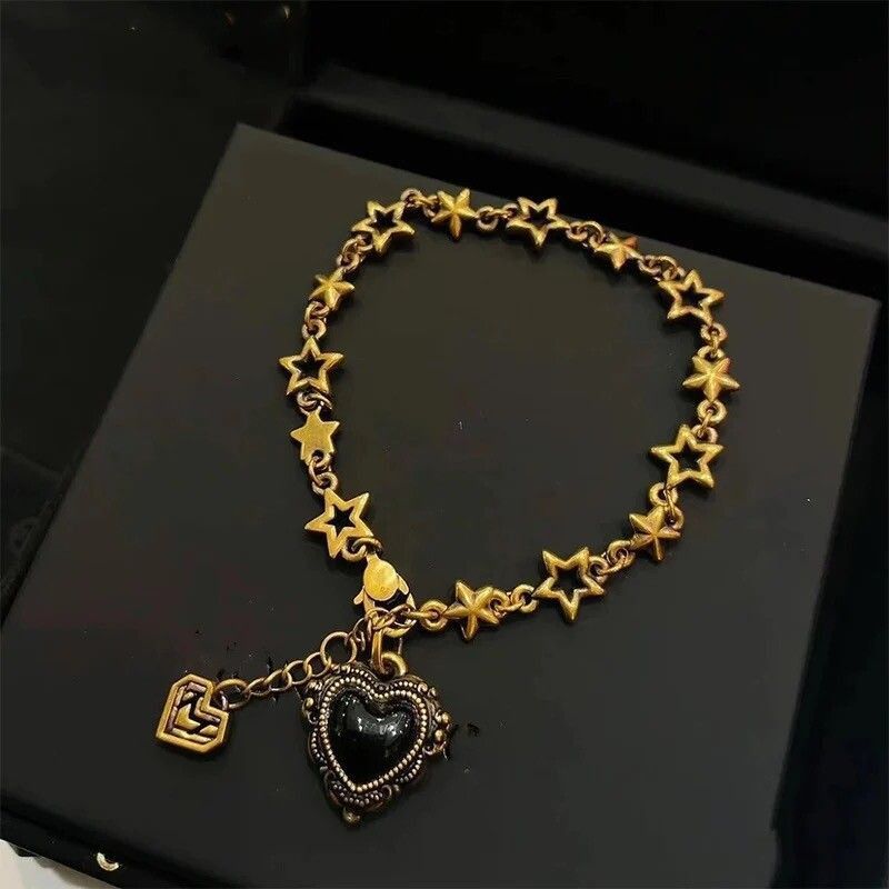 Jewelry Chain Love Heart Bracelet Size ONE SIZE - 1 Thumbnail