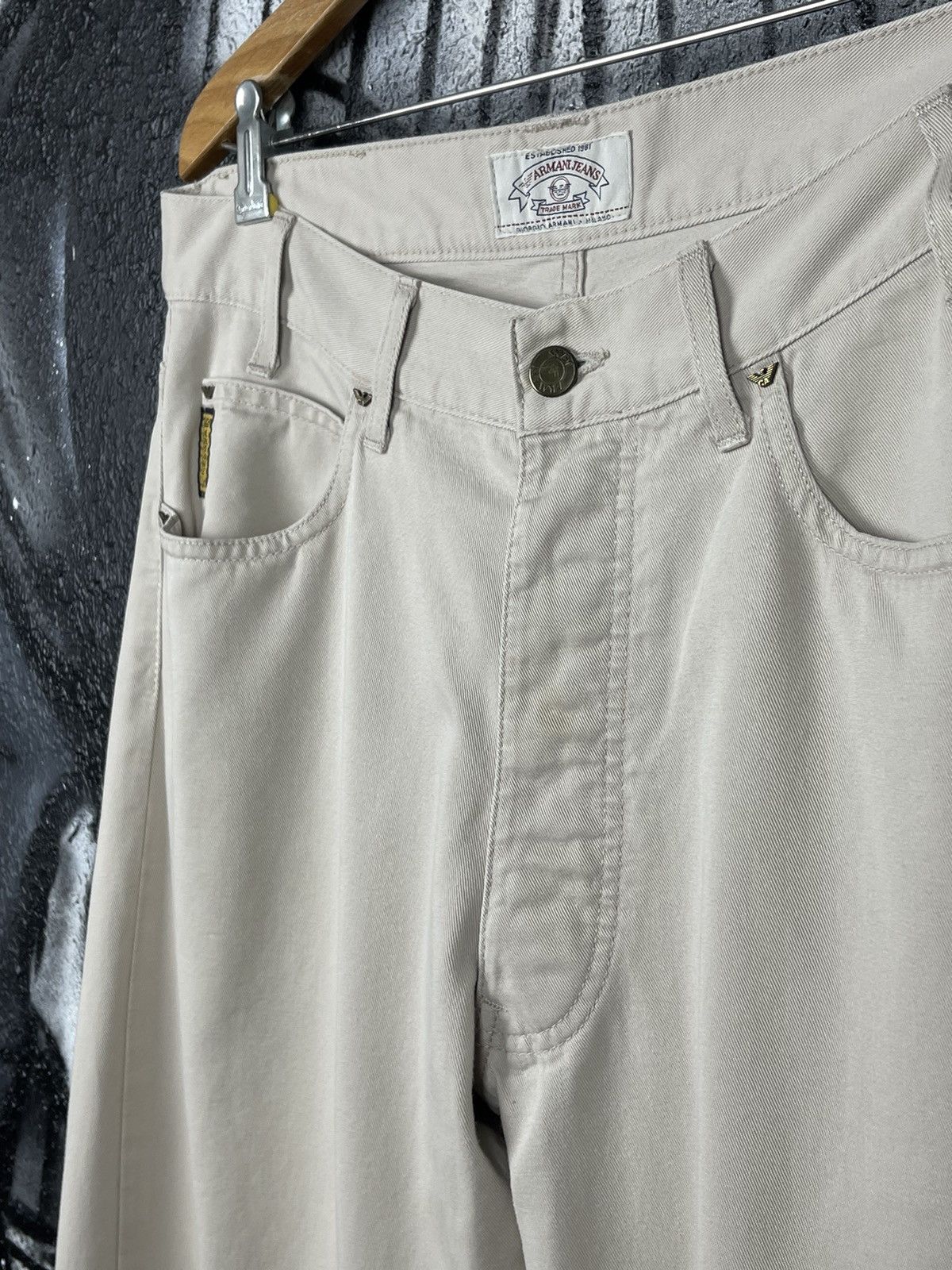 Armani Armani Jeans Vintage 90s Italian Beige Cotton Jeans Size 33 Size US 33 - 10 Thumbnail
