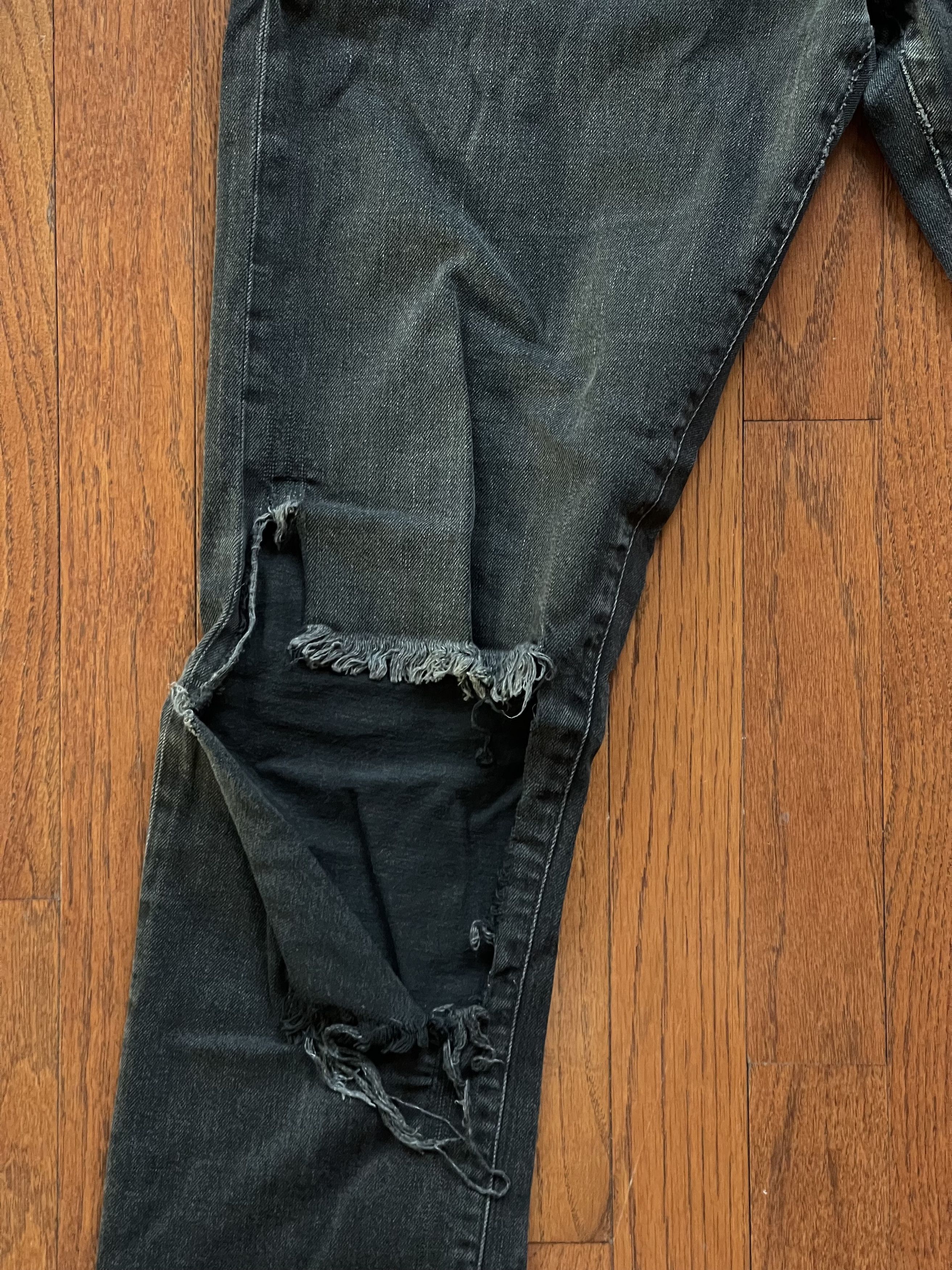 Saint Laurent Paris D02 Saint Laurent denim pants with blown out knees Size US 33 - 3 Thumbnail