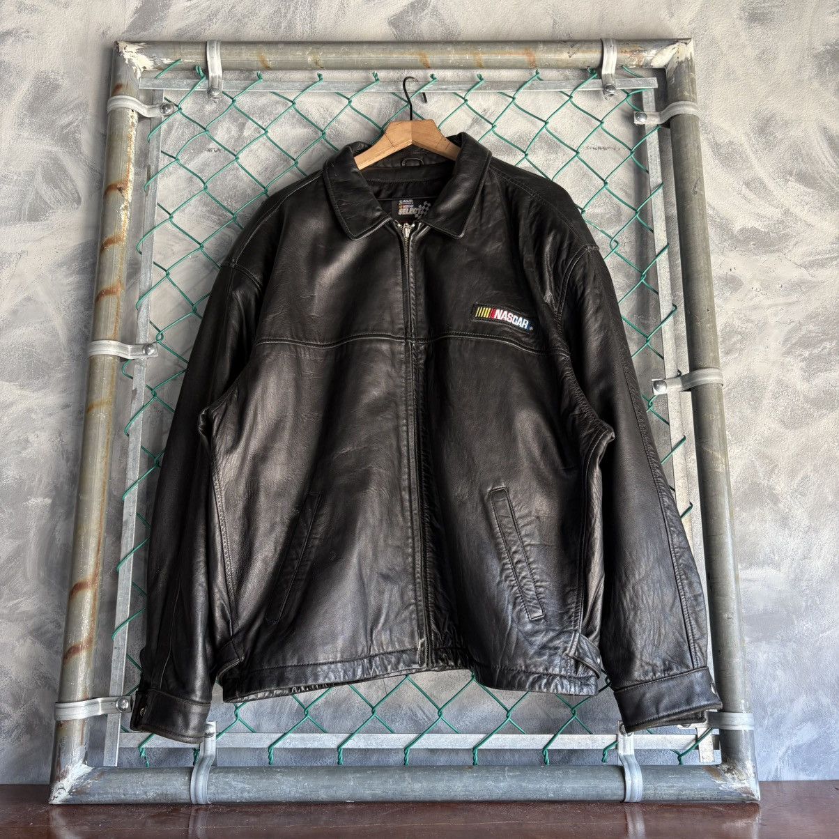 NASCAR Vintage Men’s Sz 2XL Nascar 2000 Genuine Leather Jacket Size US XXL / EU 58 / 5 - 1 Thumbnail