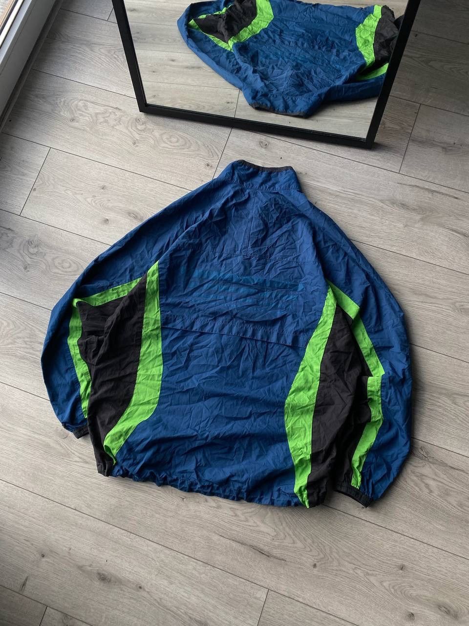 Nike Vintage Nike Swoosh Nylon Olympic Blue Jacket L Y2K Size US L / EU 52-54 / 3 - 5 Thumbnail