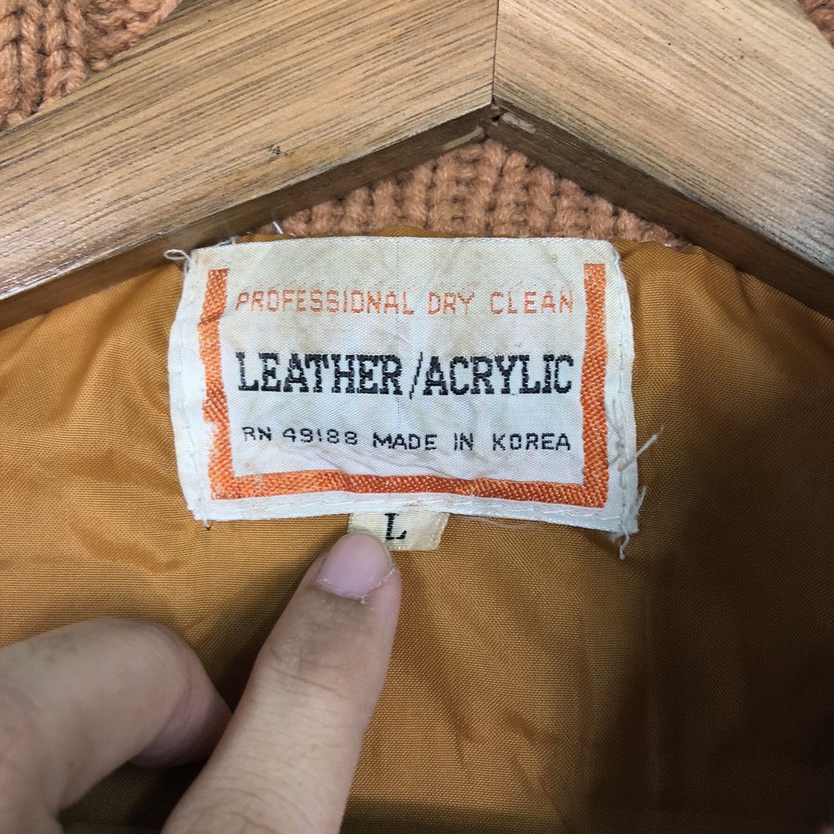 Japanese Brand 📌Vintage Cropped Leather Jacket Leather/Arcylic Size L / US 10 / IT 46 - 19 Thumbnail