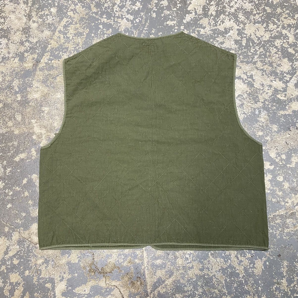Japanese Brand × Vintage True Vintage Green Quilted British Military Vest Size US M / EU 48-50 / 2 - 6 Thumbnail
