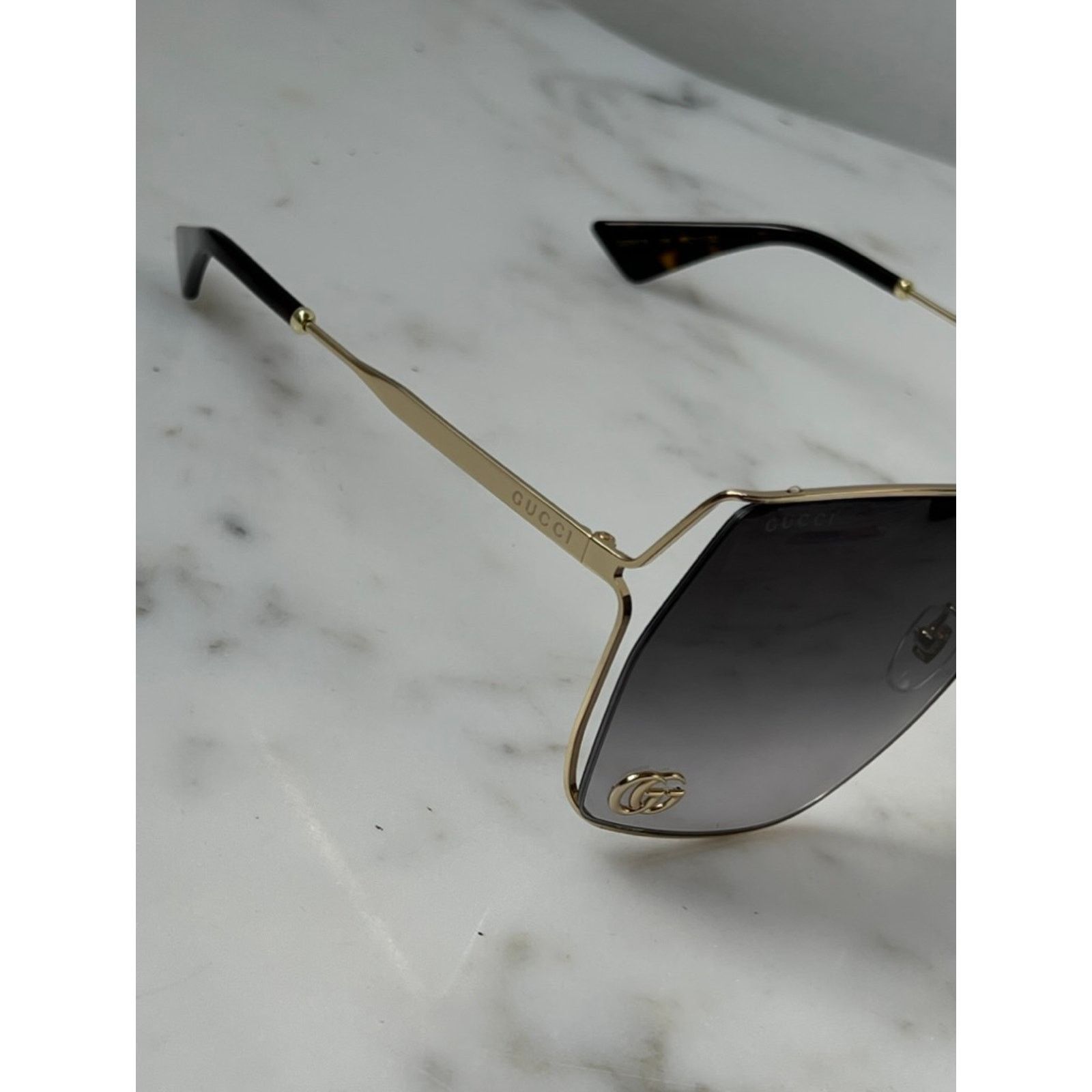 Gucci NEW Gucci GG0817S Marmont Logo Oversized Gold Sunglasses Size ONE SIZE - 7 Thumbnail
