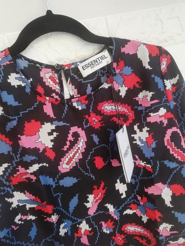 Essentiel Antwerp Essentiel Antwerp silk top size 8 Size S / US 4 / IT 40 - 3 Thumbnail