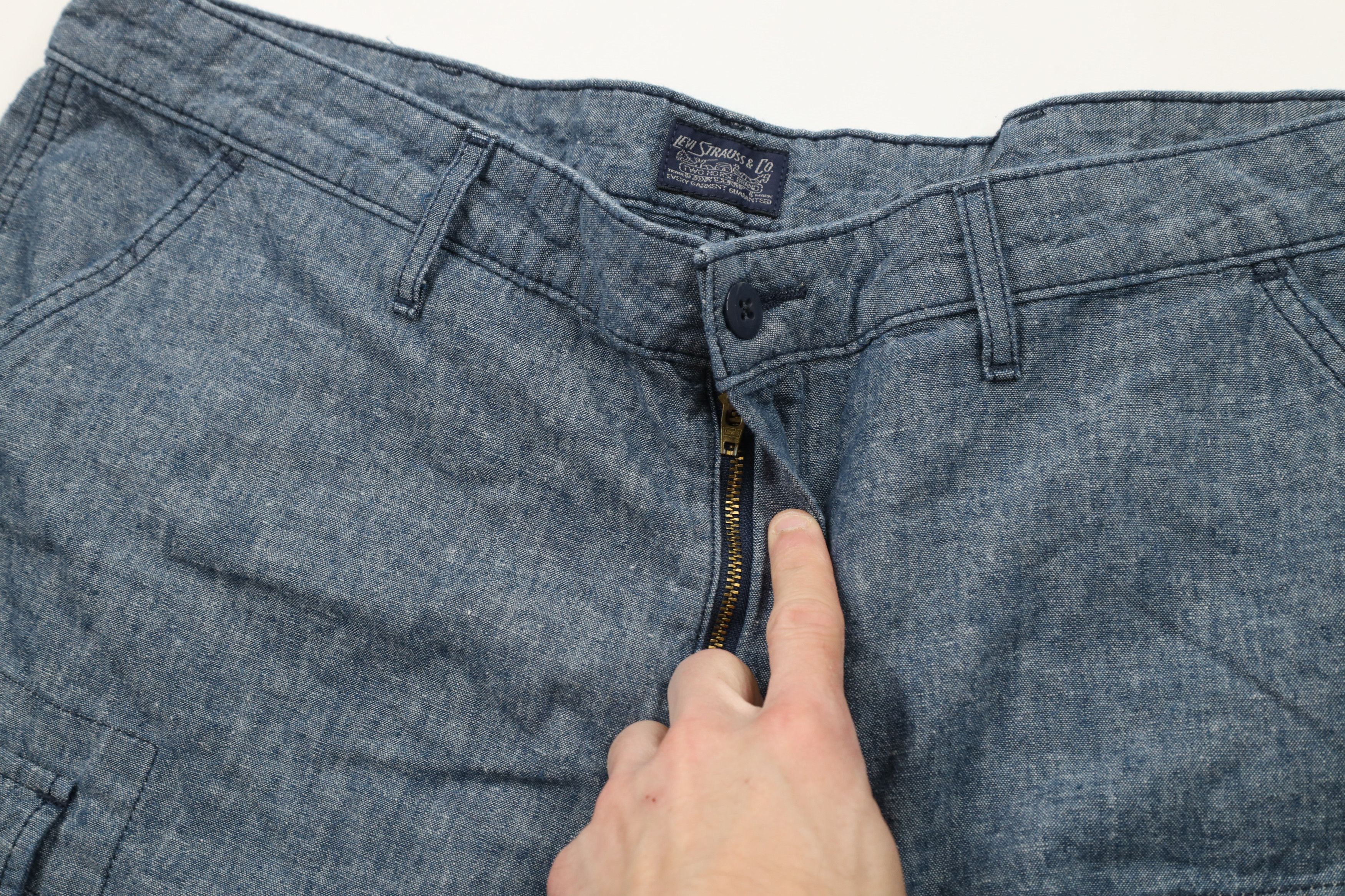 Levi's × Vintage Vintage Y2K Levis Baggy Fit Linen Blend Cargo Shorts Blue Size US 40 / EU 56 - 5 Thumbnail