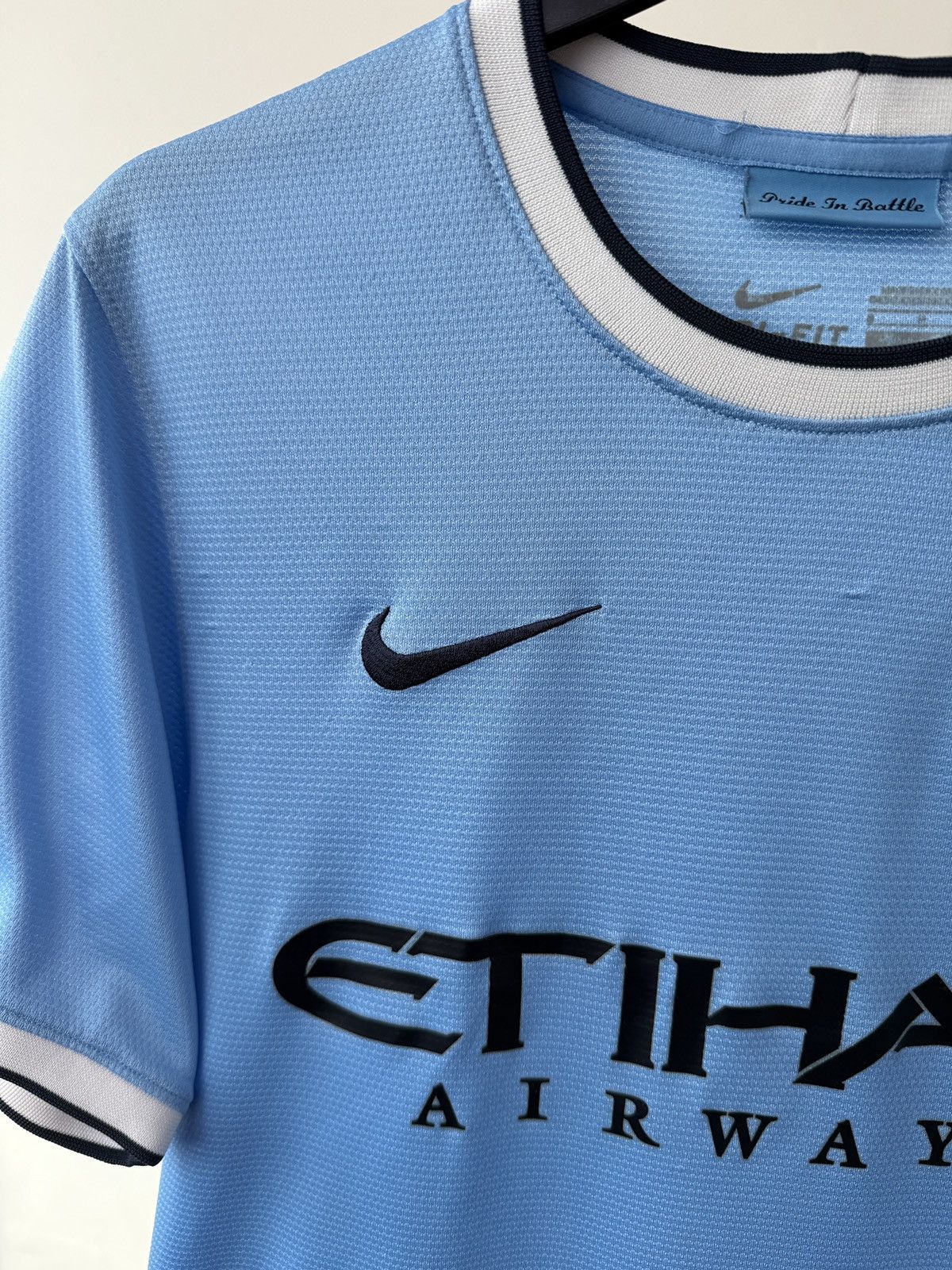 Nike Vintage MANCHESTER CITY 2013 2014 HOME FOOTBALL SHIRT JERSEY Size US S / EU 44-46 / 1 - 5 Thumbnail
