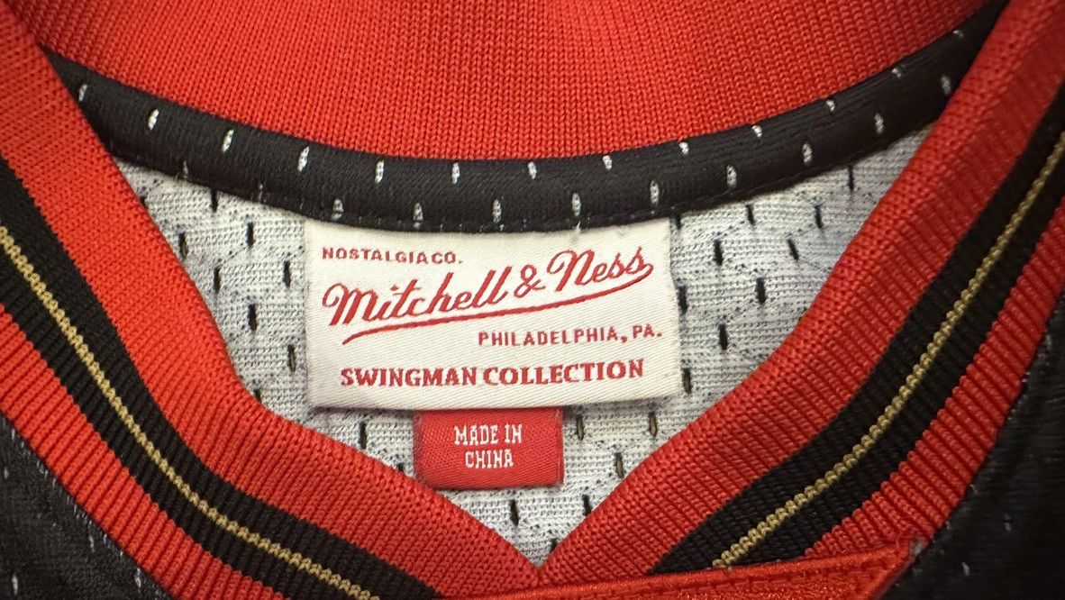 Mitchell & Ness × NBA Mitchell & Ness Allen Iverson 76ers SLAM Swingman Jersey Size US M / EU 48-50 / 2 - 7 Thumbnail
