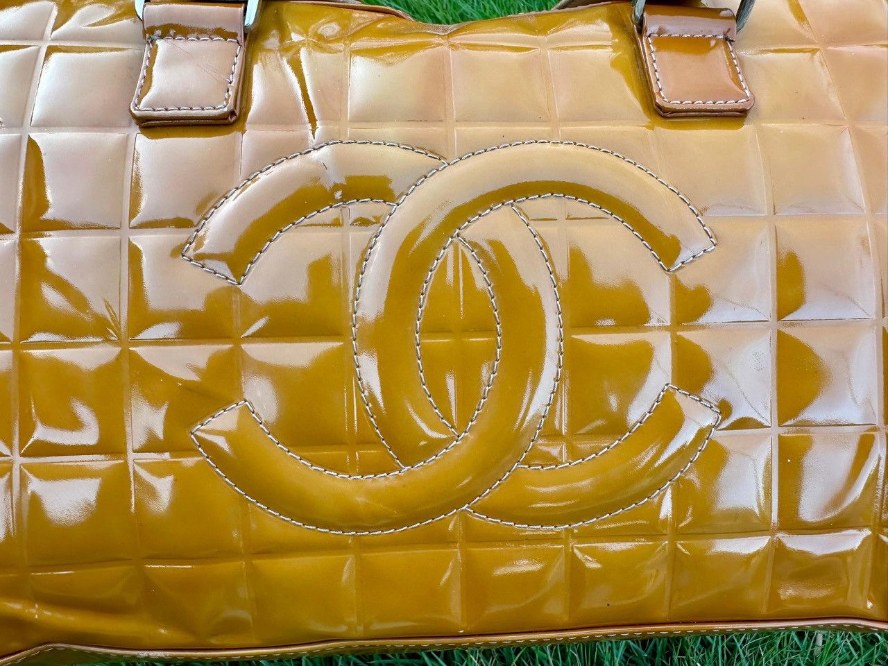 Chanel Chanel Coco Mark Chocolate Bar Patent Leather Bowler Size ONE SIZE - 11 Thumbnail