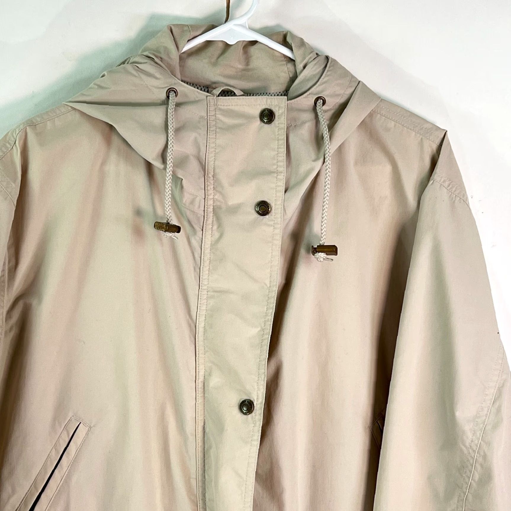 Eddie Bauer Eddie Bauer Women's Windbreaker Jacket Hooded Beige L WeatherEdge Regular Snap Size L / US 10 / IT 46 - 3 Thumbnail