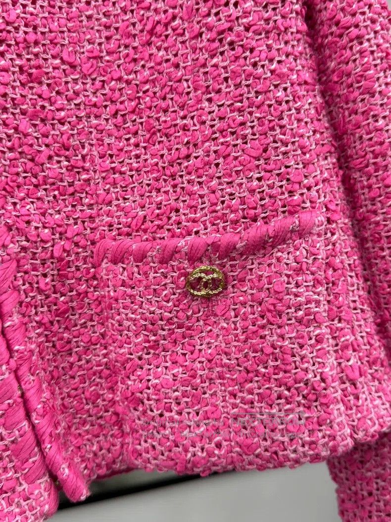 Chanel Chanel 21 early spring pink V-neck knitted jacket Size XS / US 0-2 / IT 36-38 - 2 Thumbnail