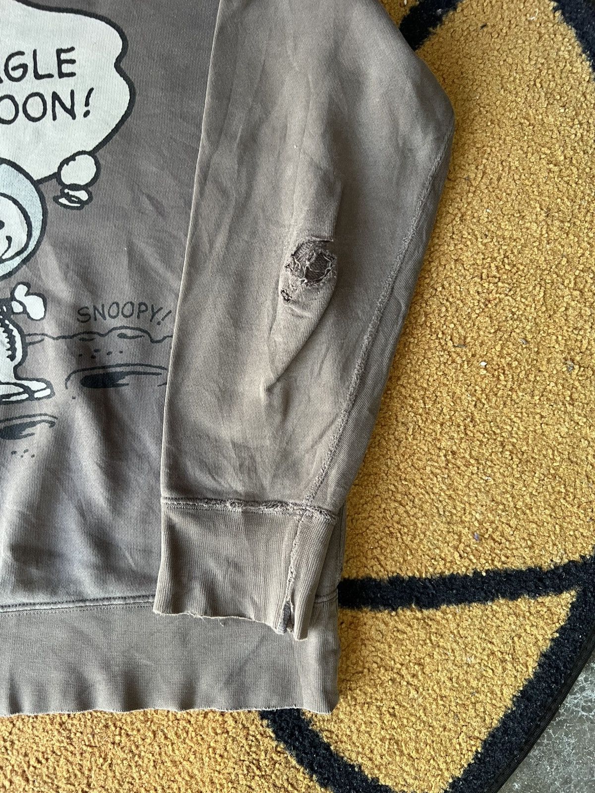 🔥Distressed Uniqlo x Peanuts Crewneck Sweatshirt