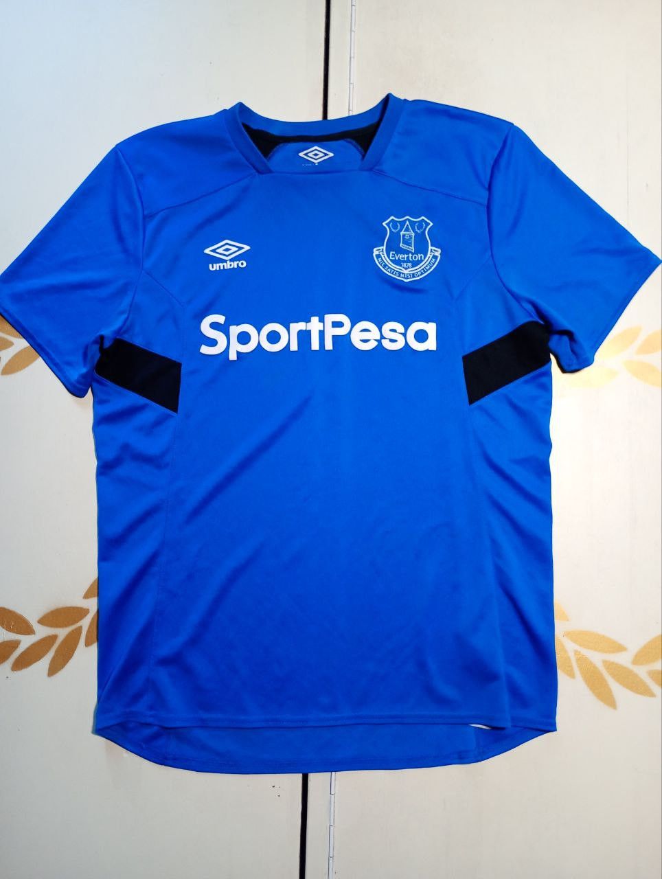 Umbro Umbro EVERTON 2017-2018 PRE-MATCH JERSEY Size US L / EU 52-54 / 3 - 2 Thumbnail