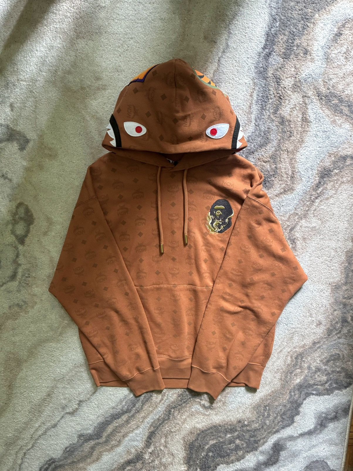 Bape × MCM BAPE x MCM Year of the Dragon Shark Pullover Hoodie - Brown Size US L / EU 52-54 / 3 - 3 Thumbnail