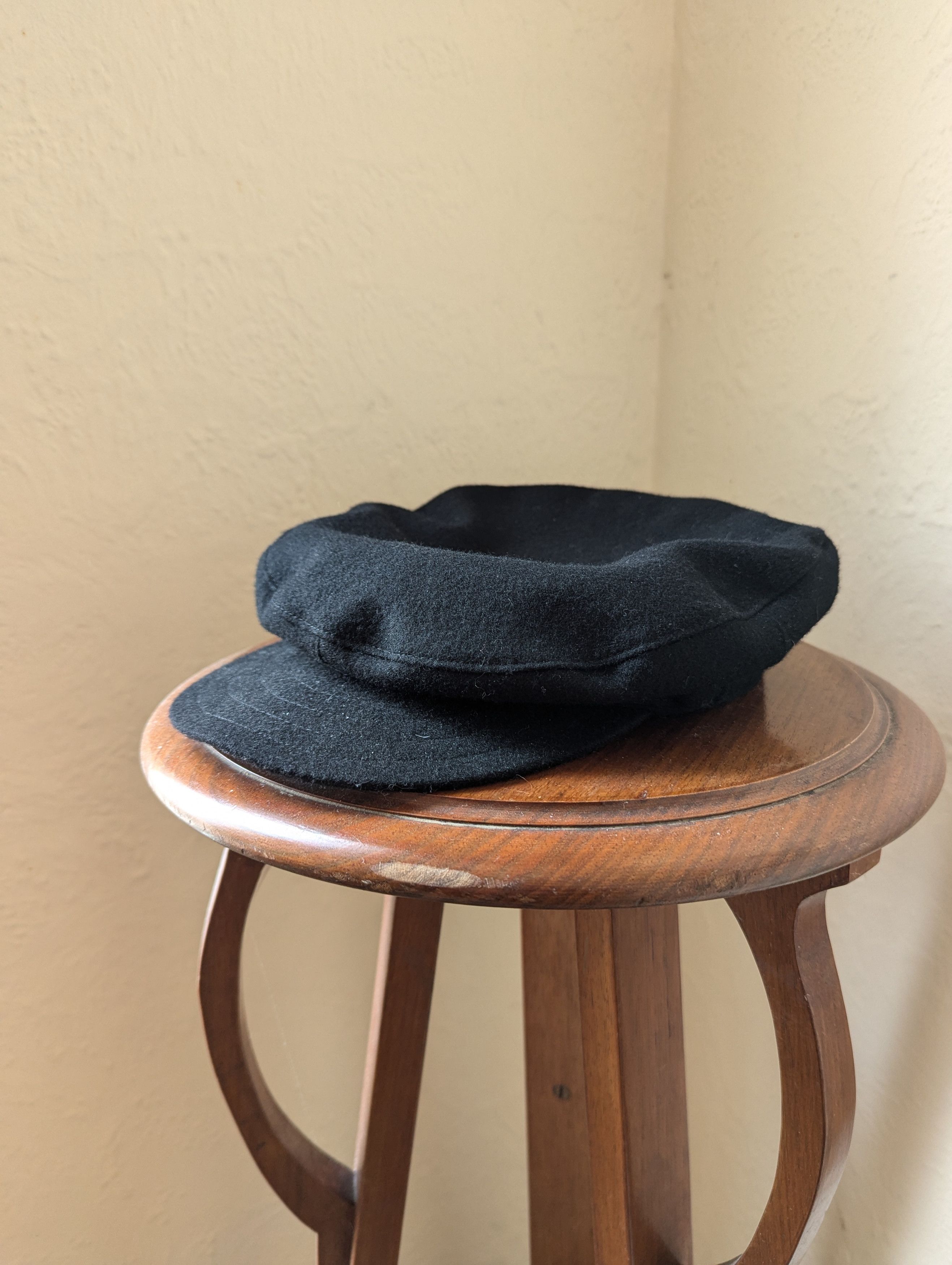 Yohji Yamamoto POUR HOMME BERET YY LOGO Black _ FASCINATE