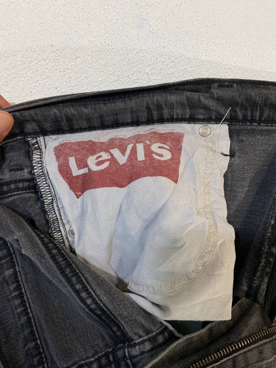 Levi's vintage levis 521 slim taper black denim Size US 41 - 9 Thumbnail