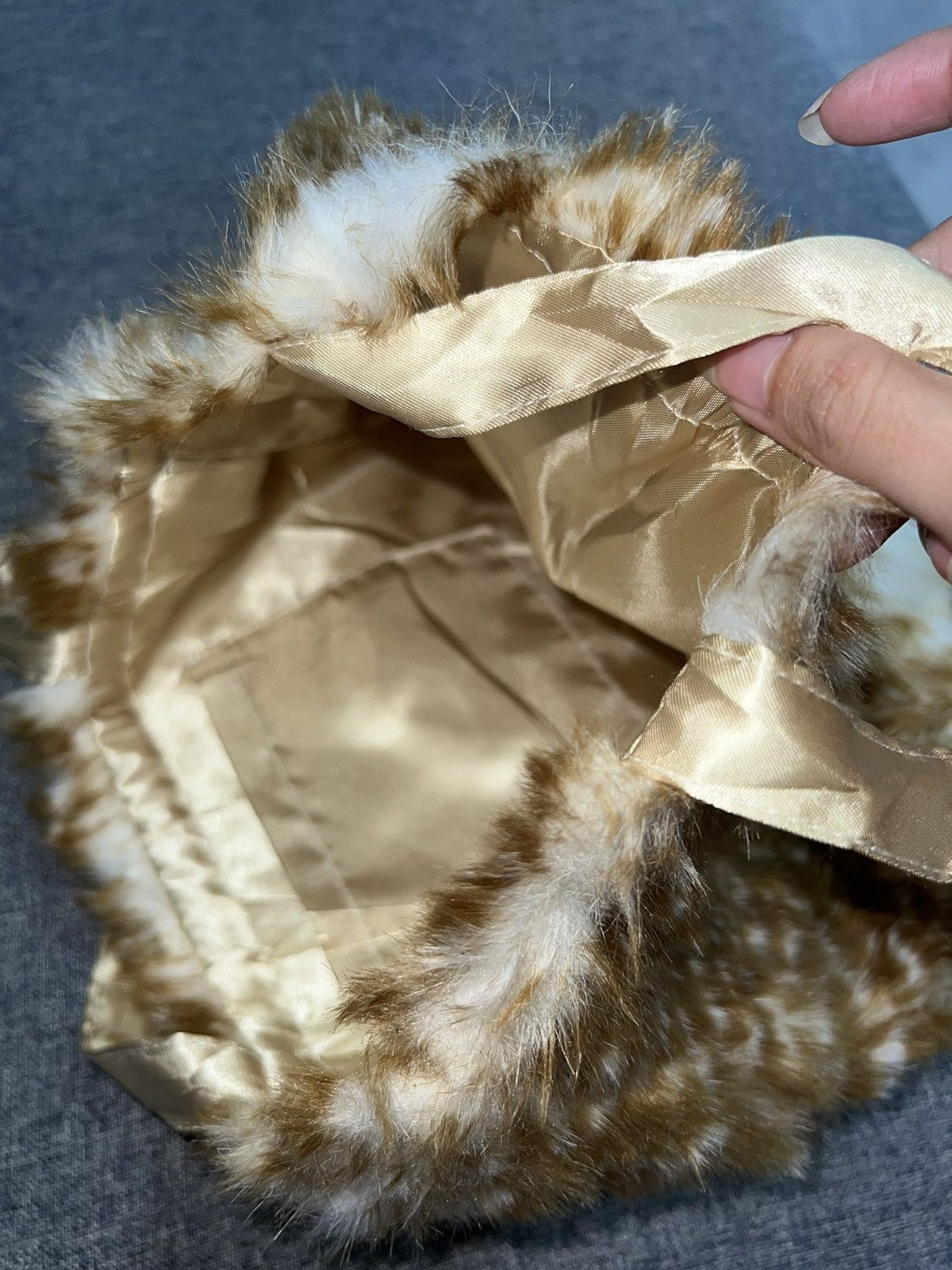 Japanese Brand Deer fur mini handle bag 🦌 Size ONE SIZE - 6 Thumbnail