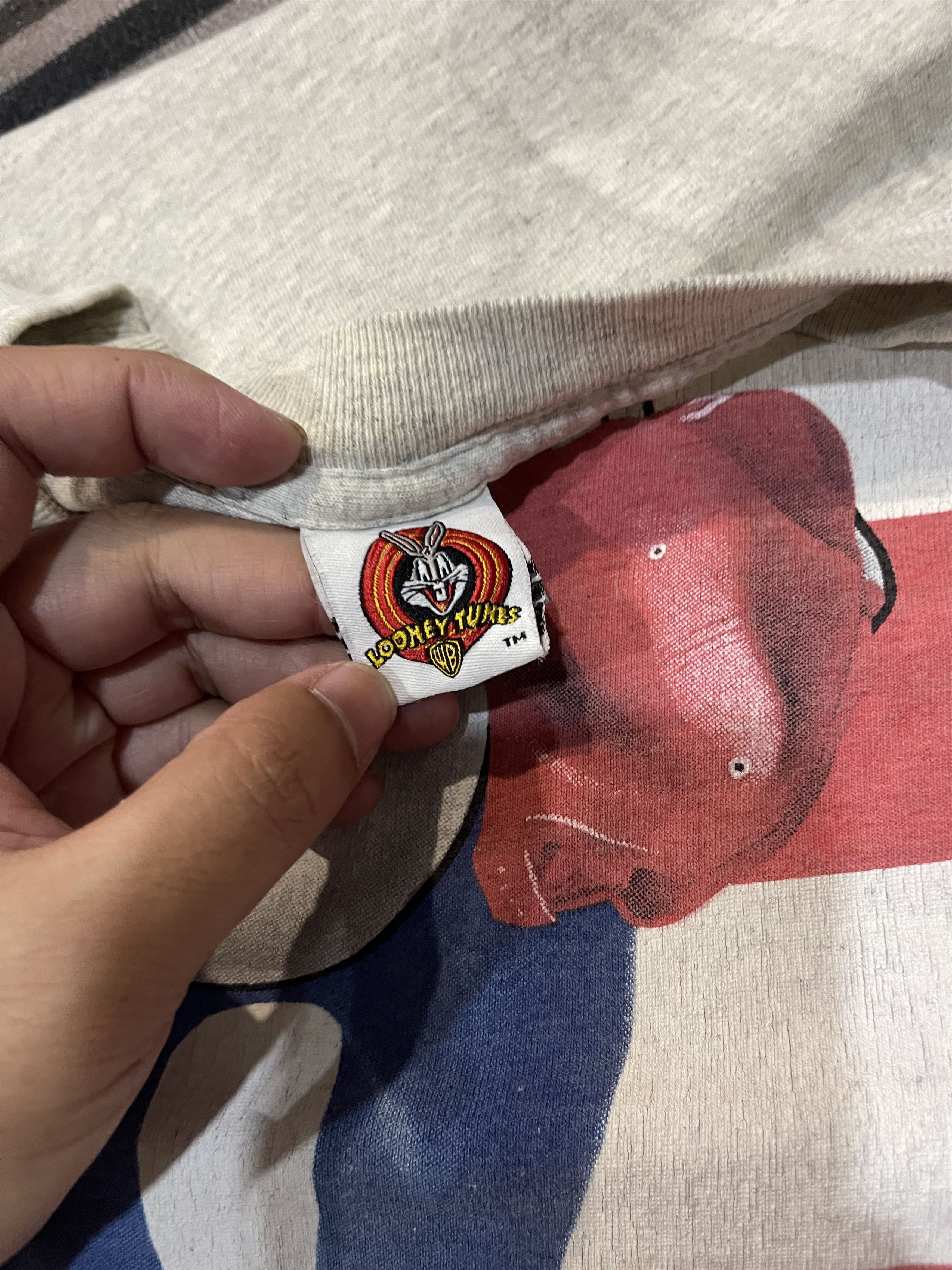 Warner Bros Vintage 1997 Bugs Bunny "Bugs in the USA" Looney Tunes Tee Size US XL / EU 56 / 4 - 3 Thumbnail
