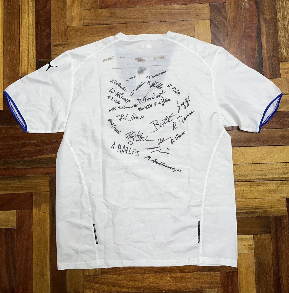 Vintage Puma x Neil Barrett Italy 2006 Vintage Signed Away Jersey Size US XL / EU 56 / 4 - 6 Thumbnail