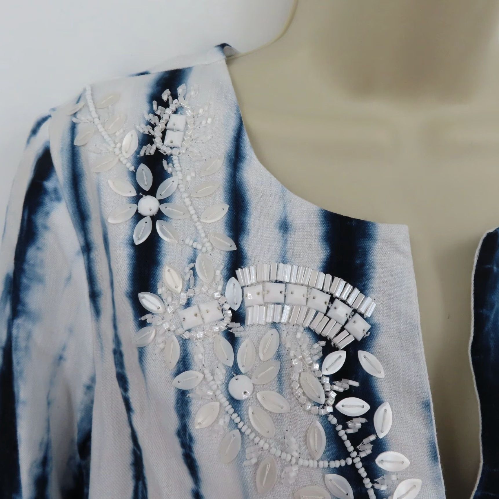 Soft Surroundings Soft Surroundings Blouse Tunic Women M Blue White Tie Dye Beaded Shirt Top Size M / US 6-8 / IT 42-44 - 3 Thumbnail