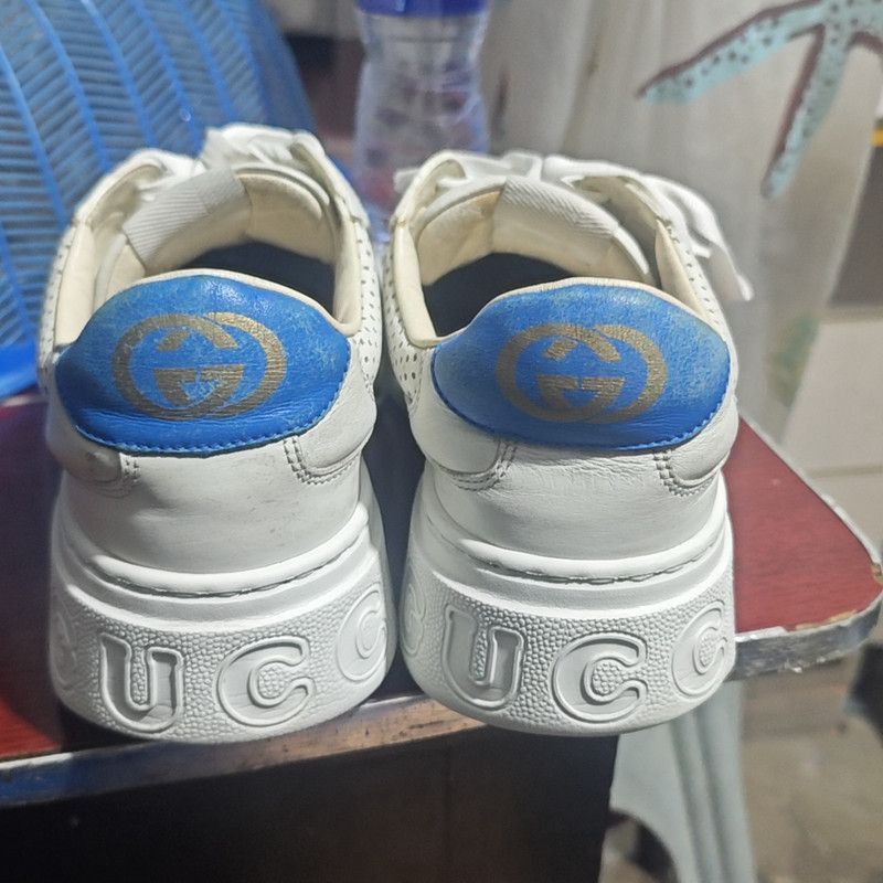 Gucci Gucci Chunky B Casual Sneakers for Men - Size US 8 / EU 41 - 3 Thumbnail