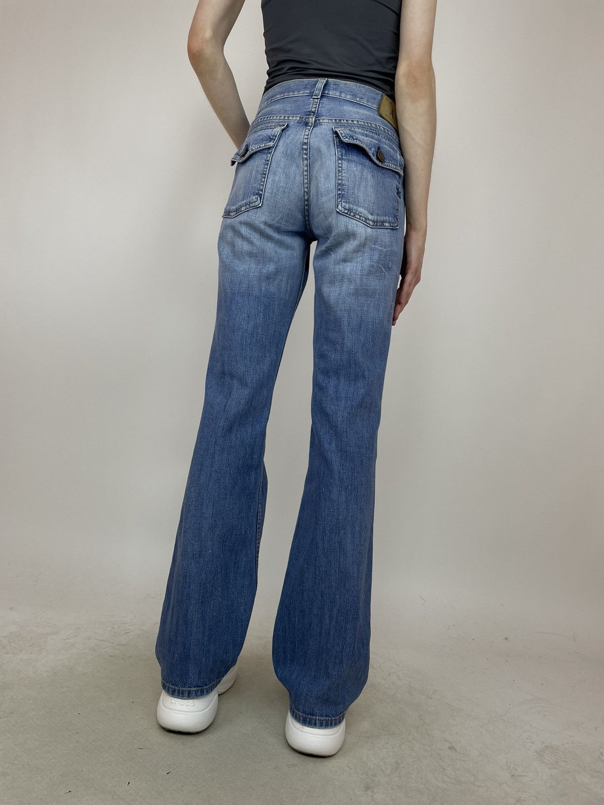 Armani Exchange Armani Axchange Flared Jeans Womens size 6 R Size 28" / US 6 / IT 42 - 4 Thumbnail