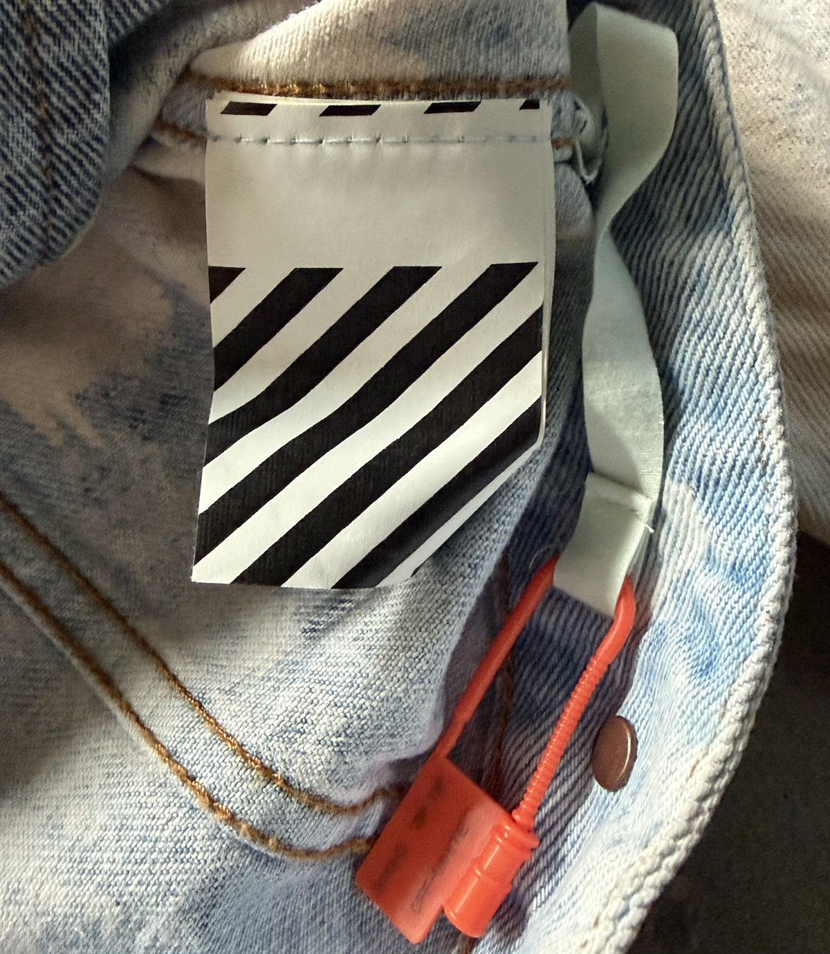 Off-White Off White - Extreme bleached denim jacket Size US M / EU 48-50 / 2 - 20 Thumbnail