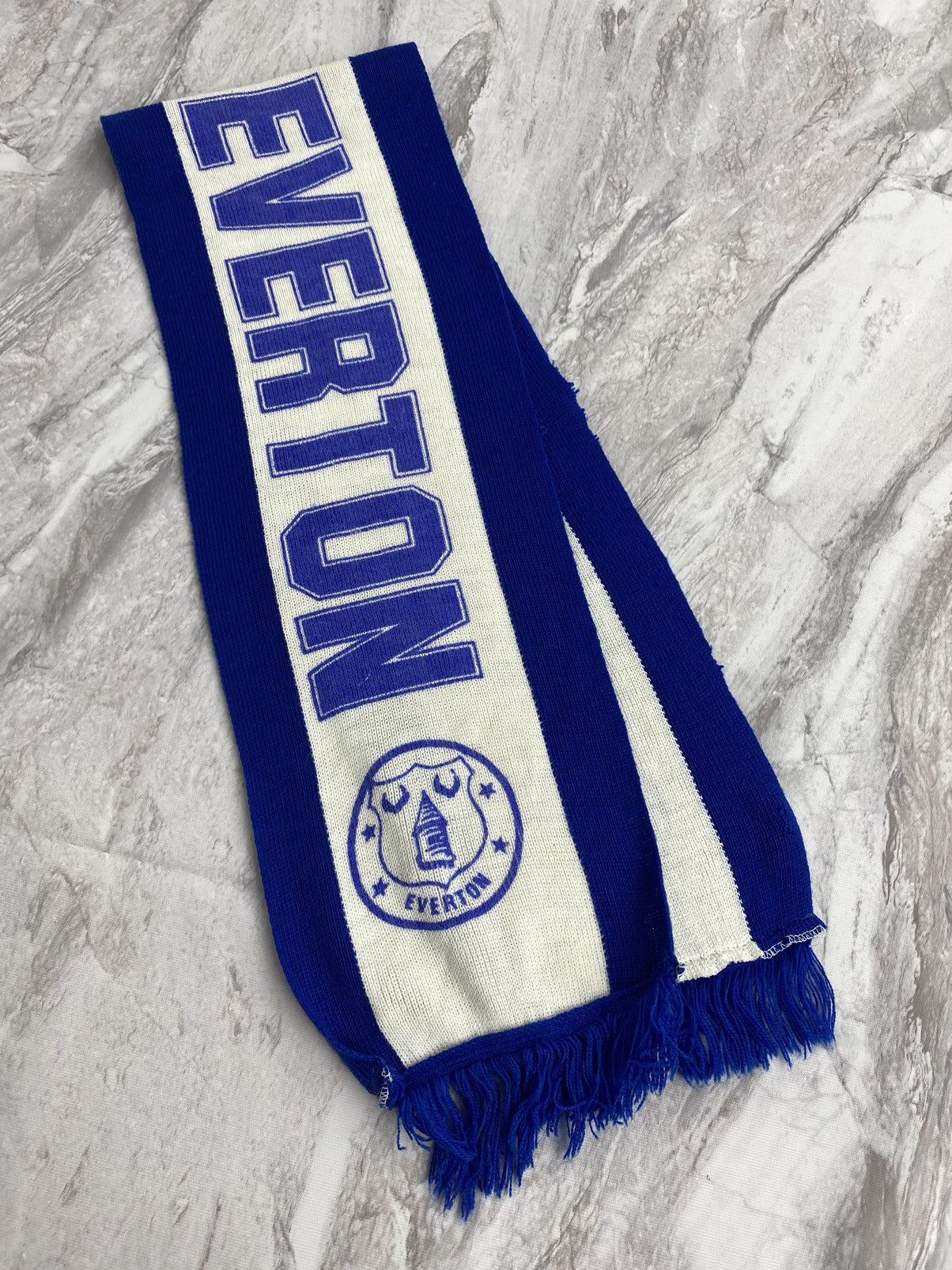 Vintage Vintage Everton Football Club Final Cup 1985 Soccer Scarf Size ONE SIZE - 6 Thumbnail