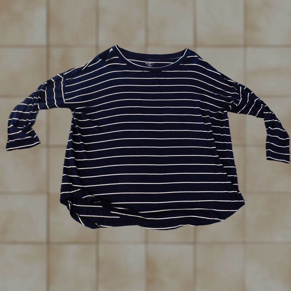Ann Taylor Ann Taylor Loft Blouse Shirt Womens M Blue Striped Knit Rayon Pullover Round Neck Casual Stretch Size M / US 6-8 / IT 42-44 - 1 Thumbnail